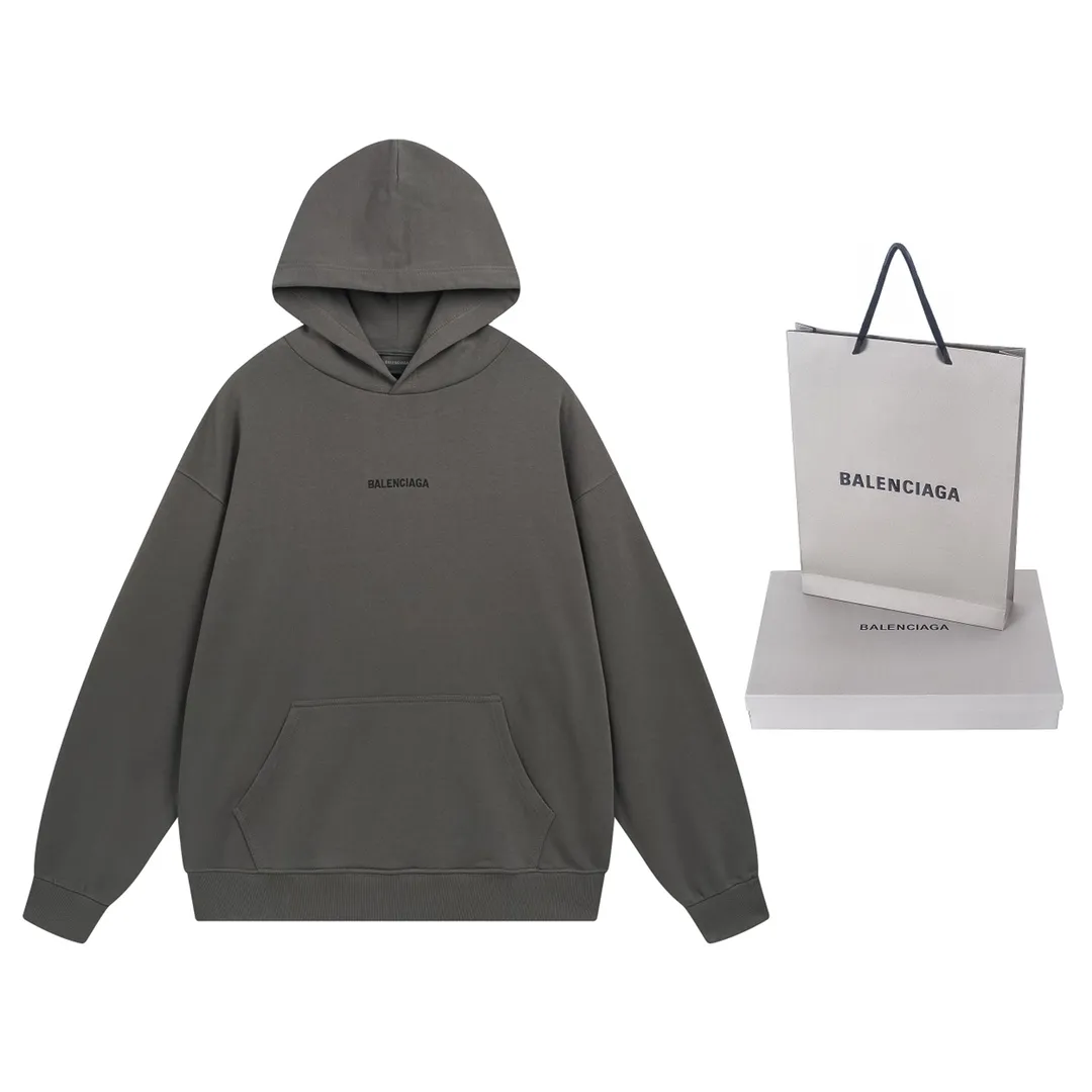 🅿️300 Detailed picture [Top version. Official website quality] BALENCI*GA/Paris#Classic model. Classic letter embroidered long-sleeved hooded sweatshirt on the front and back. 2023 autumn and winter brick cabinet synchronization.                       The fabric is made of Paris ZP custom-woven and dyed cotton double yarn David coat. The weight is 450 grams. The cloth surface is clean. The cloth pattern is clear, soft and comfortable. The threads are dyed with no color difference. The classic letters are embroidered with an imported Tajima embroidery machine. The letters are clear and the effect is three-dimensional, restoring the brick cabinet. The version adopts the OS loose shoulder style. The same style for men and women. Coding: BL238039 Color: black, ash, purple, khaki, off-white Size: XS S M L
