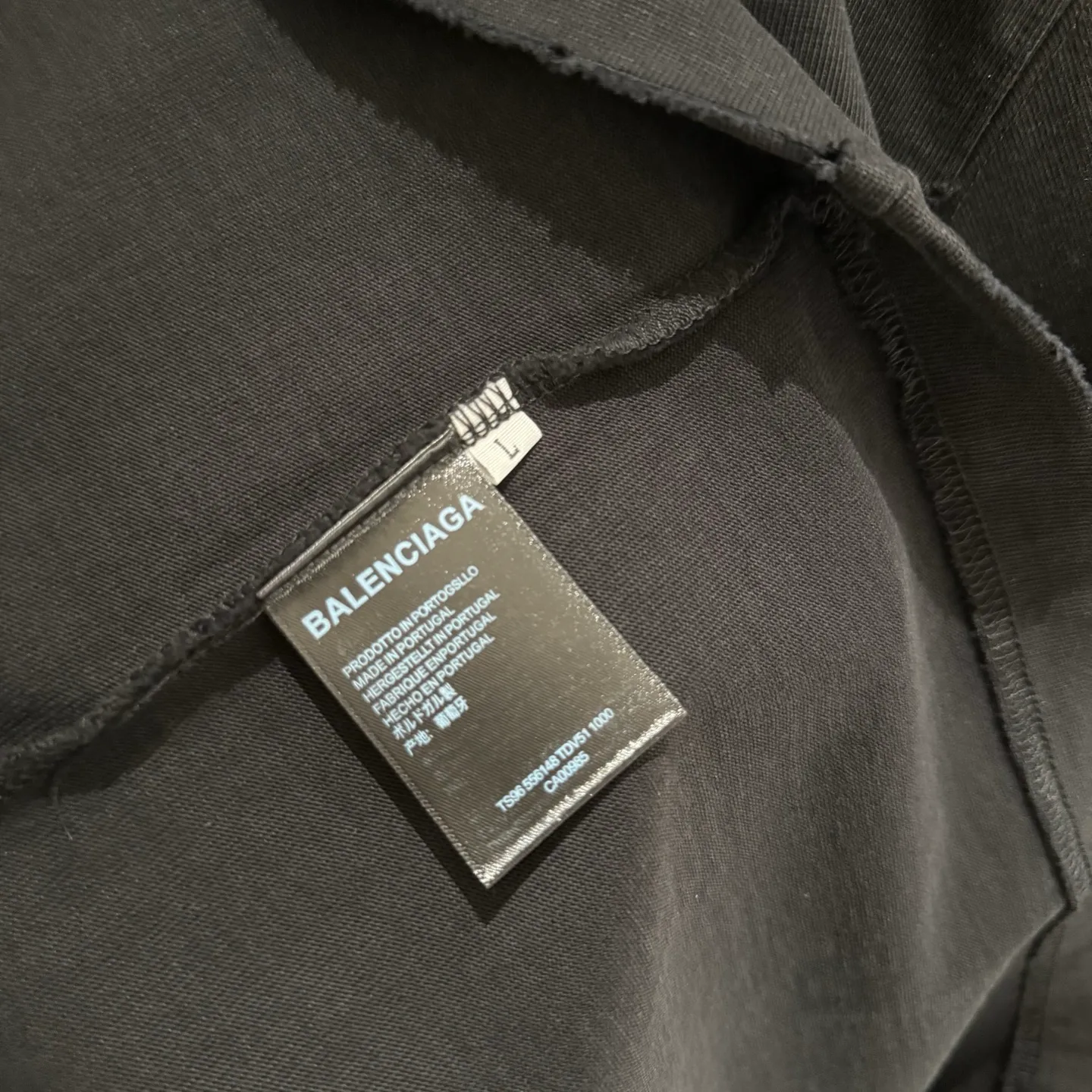 🅿️350 [Strict quality control] Balenciaga's new heavy-weight long-sleeved sweatshirt T-shirt. Heavy 420g double yarn fabric. Three-dimensional embroidery on the front and full-length patch embroidery on the back. The whole garment is washed twice. The four sides are frayed and torn. Heavy fabric. The collar is made of icy Salona. Loose version. Deep, wide and stylish. No deformation or shrinkage. 3 colors of black, white and gray. Size: M-2xl