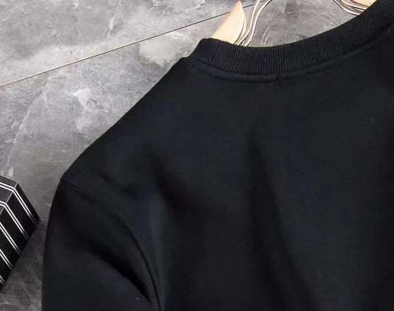 🅿️400 brand [BALENCIAGA] (velvet and thickened) 2025 autumn and winter new products, celebrities' favorite fashion-flavored casual suits, clean and neat tailoring, full of urban style. Made of high-quality customized fabrics, the lining has excellent thermal insulation effect, feels soft and dry, and the upper body effect is crisp and stylish. The three-dimensional cutting process and the pattern are all of high standards, and the silhouette version has the right benefits! It is not tight at all, and you feel good when you put it on. So many top-quality raw materials create high-end products with unparalleled value. It is the first choice for high-end fashion people. (Size: M-4XL can wear up to 200 pounds)