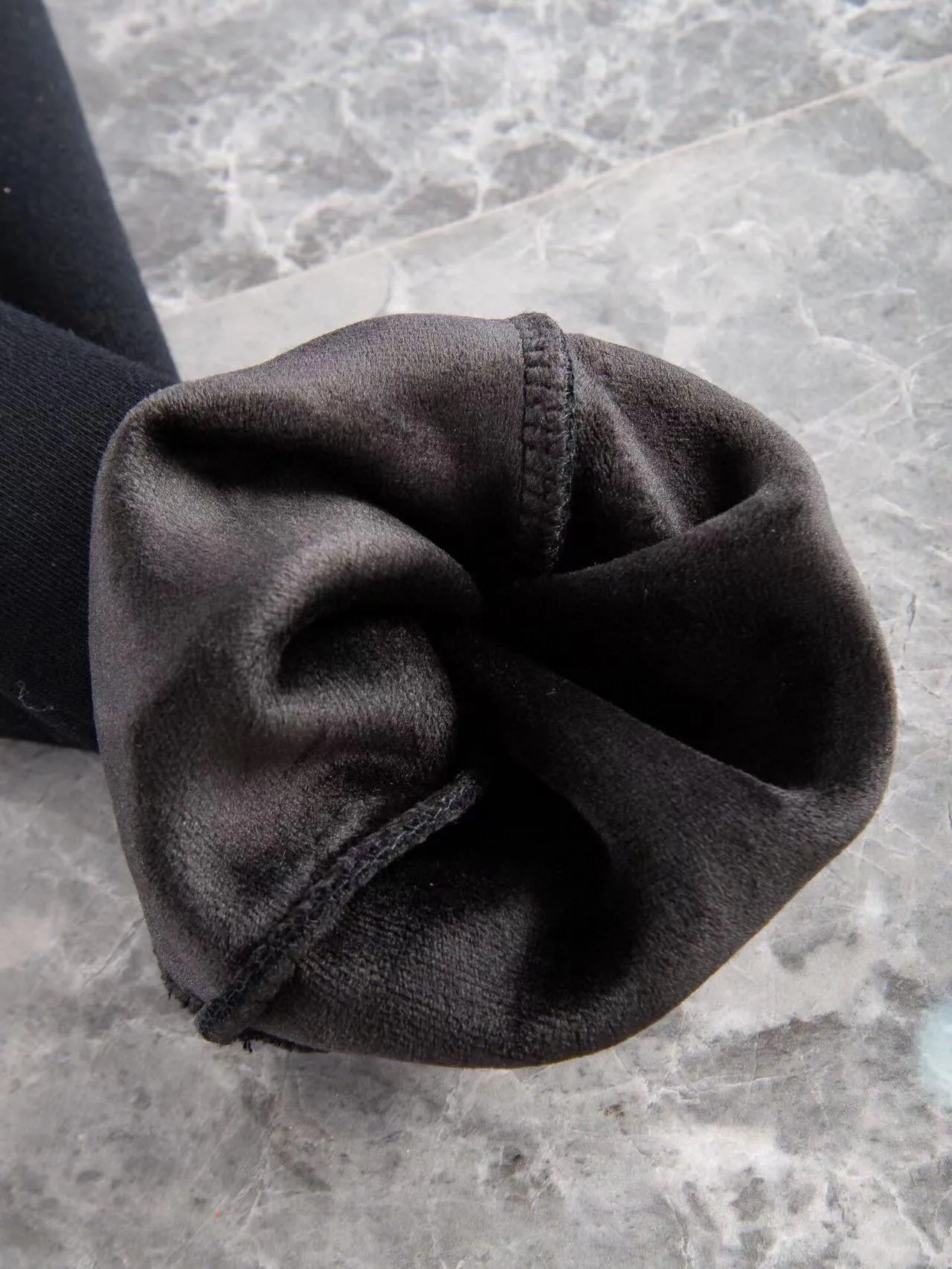 🅿️400 brand [BALENCIAGA] (velvet and thickened) 2025 autumn and winter new products, celebrities' favorite fashion-flavored casual suits, clean and neat tailoring, full of urban style. Made of high-quality customized fabrics, the lining has excellent thermal insulation effect, feels soft and dry, and the upper body effect is crisp and stylish. The three-dimensional cutting process and the pattern are all of high standards, and the silhouette version has the right benefits! It is not tight at all, and you feel good when you put it on. So many top-quality raw materials create high-end products with unparalleled value. It is the first choice for high-end fashion people. (Size: M-4XL can wear up to 200 pounds)