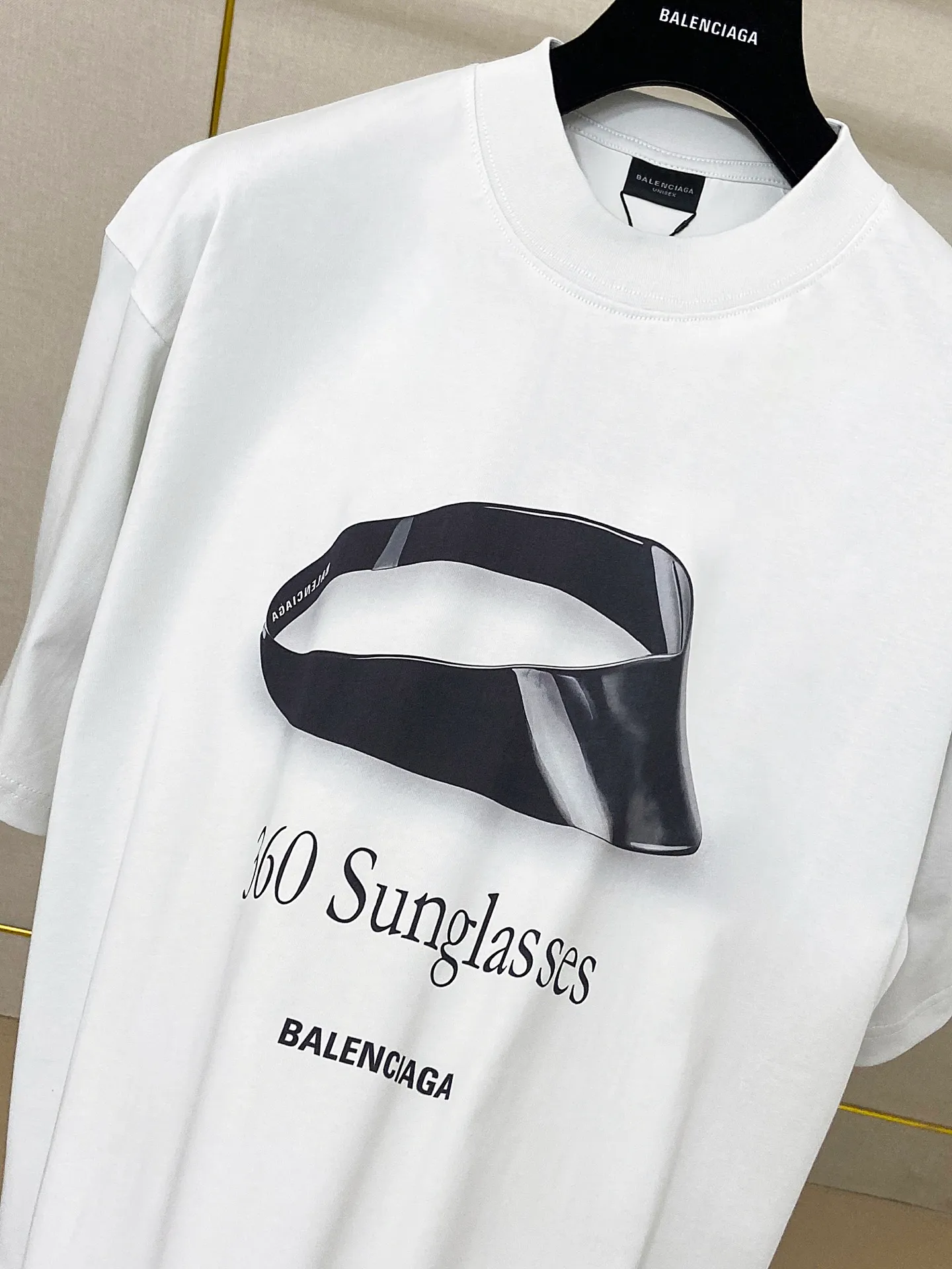 🅿️170 9197# Actual pictures Top version [[BALENCIA*GA] official website quality Paris new sunglasses front and rear digital direct printing printed short-sleeved T-shirt OS version loose dropped shoulders Unisex style Fabric: 260 grams 100% cotton double yarn Technology: front and rear digital direct printing Garment wash Shape solid color Color: off-white Size: XS S M L