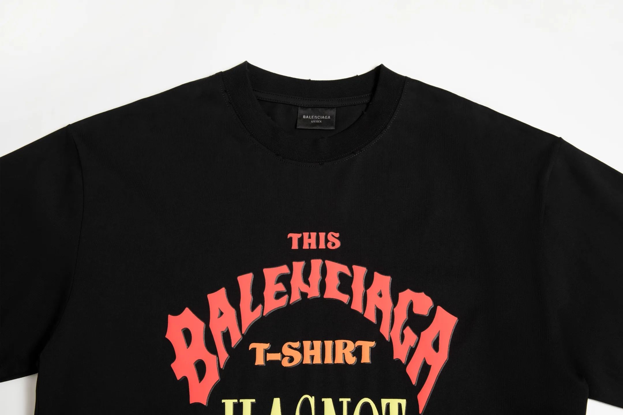 🅿️180 9179# Detailed picture Top version [[BALENCIA*GA] official website quality Paris new front letter pattern foam printed short-sleeved T-shirt OS version loose dropped shoulders Unisex style Fabric: 260 grams 100% cotton double yarn Process: front printing Garment wash worn distressed fixed color Color: black beige pink Size: XS S M L