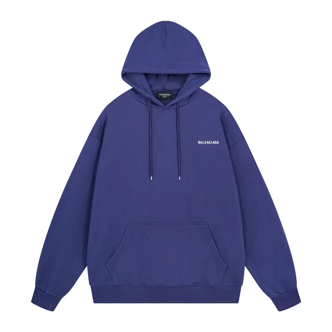 🅿️290 Detailed picture [Top version. Official website quality] BALENCI*GA/Paris#Classic model. Classic letter printed hooded sweatshirt on the front and back. Brick cabinet synchronized. Welcome to compare! The fabric is made of Paris ZP custom-woven and dyed cotton terry sweatshirt. The weight is 450 grams. The cloth surface is clean. The cloth pattern is clear, soft and comfortable. The threads are dyed with no color difference. The classic pattern is printed with environmentally friendly imported materials, precision printing screen, the letters are clear, the effect is three-dimensional, and the brick cabinet is restored. The version adopts OS loose shoulder design. Same style for men and women. Coding: BL238026 Color: black, beige, blue Size: XS S M L