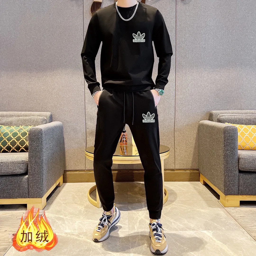 🅿️400 brand [BALENCIAGA] (velvet and thickened) 2025 autumn and winter new products, celebrities’ favorite fashion-flavored casual suits, clean and neat tailoring, full of urban style. Made of high-quality custom-made fabrics, the lining has excellent thermal insulation effect, feels soft and dry, and the upper body effect is crisp and stylish. The three-dimensional cutting process and the pattern are all of high standards, and the silhouette version has the right benefits! It is not tight at all, and you feel good when you put it on. So many top-quality raw materials create high-end products with unparalleled value. It is the first choice for high-end fashion people. (Size: M-4XL can wear up to 200 pounds)