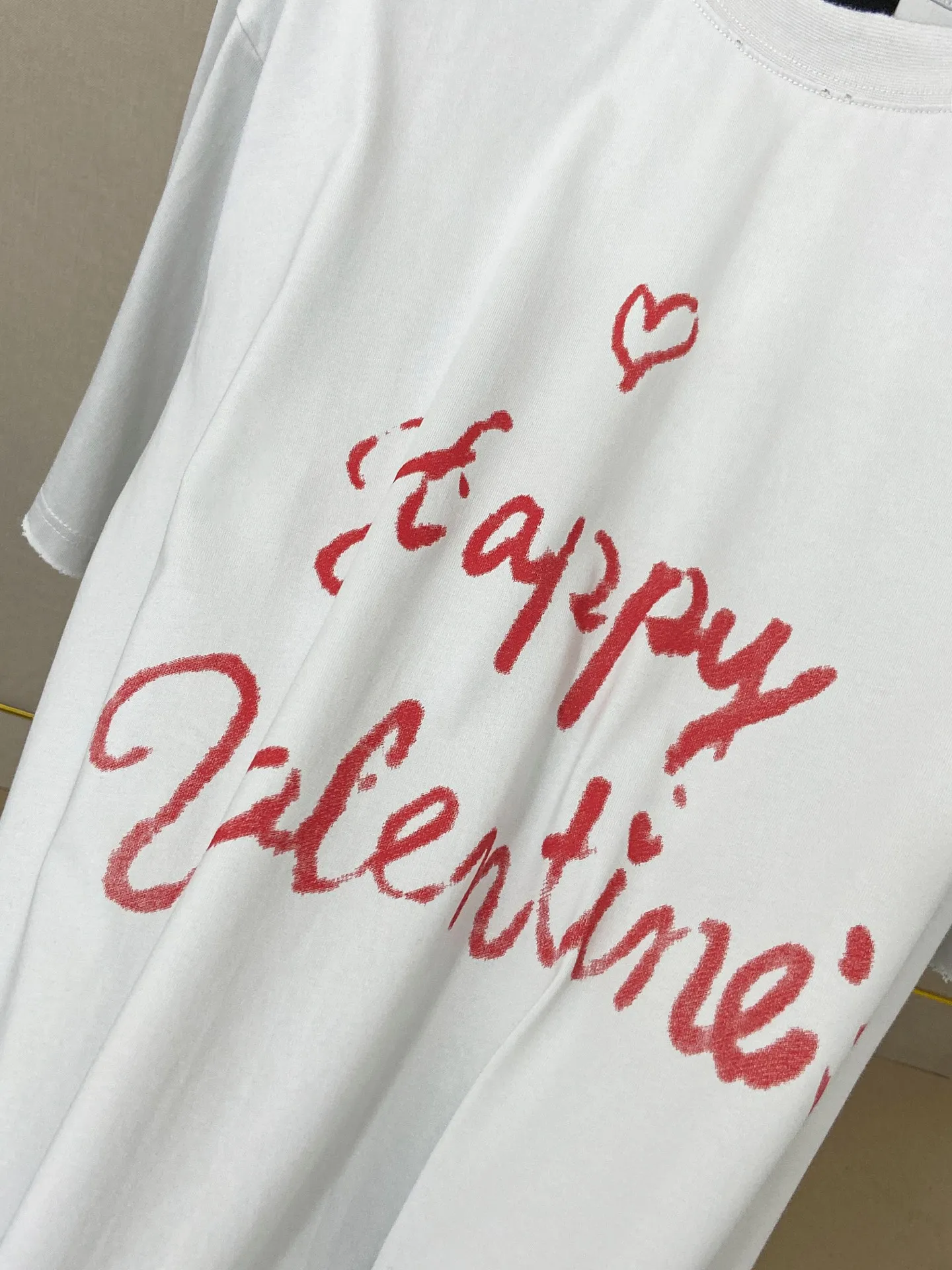 🅿️180 9189# Actual photo top version [[BALENCIA*GA] official website quality Paris's new Chinese Valentine's Day limited edition short-sleeved T-shirt OS version loose dropped shoulders Uniform style for men and women Fabric: 260g 100% cotton double yarn Technology: front and back digital direct printing Garment wash worn distressed fixed color Color: washed black off-white Size: XS S M L