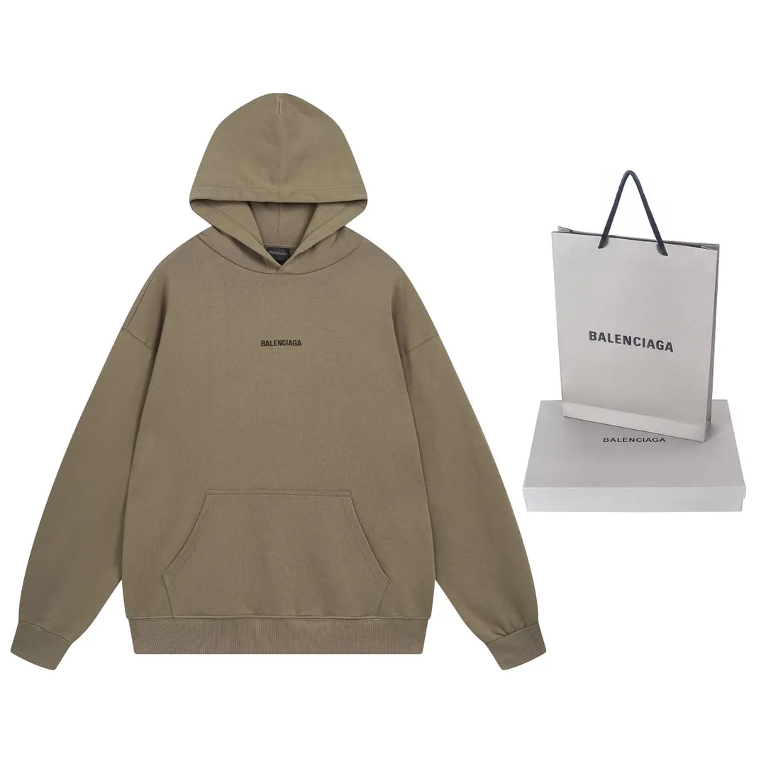🅿️300 Detailed picture [Top version. Official website quality] BALENCI*GA/Paris#Classic model. Classic letter embroidered long-sleeved hooded sweatshirt on the front and back. 2023 autumn and winter brick cabinet synchronization.                       The fabric is made of Paris ZP custom-woven and dyed cotton double yarn David coat. The weight is 450 grams. The cloth surface is clean. The cloth pattern is clear, soft and comfortable. The threads are dyed with no color difference. The classic letters are embroidered with an imported Tajima embroidery machine. The letters are clear and the effect is three-dimensional, restoring the brick cabinet. The version adopts the OS loose shoulder style. The same style for men and women. Coding: BL238039 Color: black, ash, purple, khaki, off-white Size: XS S M L