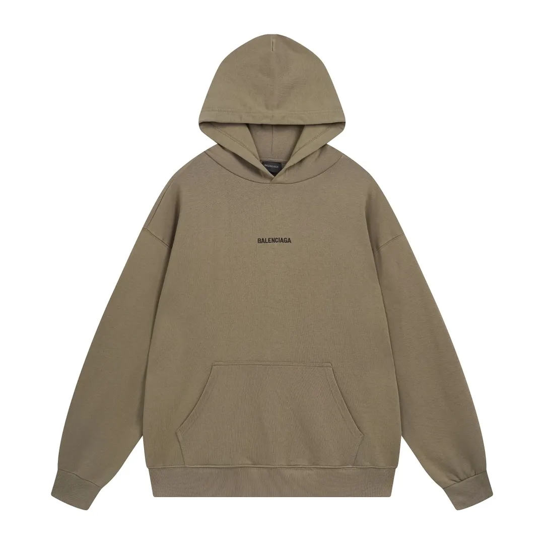 🅿️300 Detailed picture [Top version. Official website quality] BALENCI*GA/Paris#Classic model. Classic letter embroidered long-sleeved hooded sweatshirt on the front and back. 2023 autumn and winter brick cabinet synchronization.                       The fabric is made of Paris ZP custom-woven and dyed cotton double yarn David coat. The weight is 450 grams. The cloth surface is clean. The cloth pattern is clear, soft and comfortable. The threads are dyed with no color difference. The classic letters are embroidered with an imported Tajima embroidery machine. The letters are clear and the effect is three-dimensional, restoring the brick cabinet. The version adopts the OS loose shoulder style. The same style for men and women. Coding: BL238039 Color: black, ash, purple, khaki, off-white Size: XS S M L