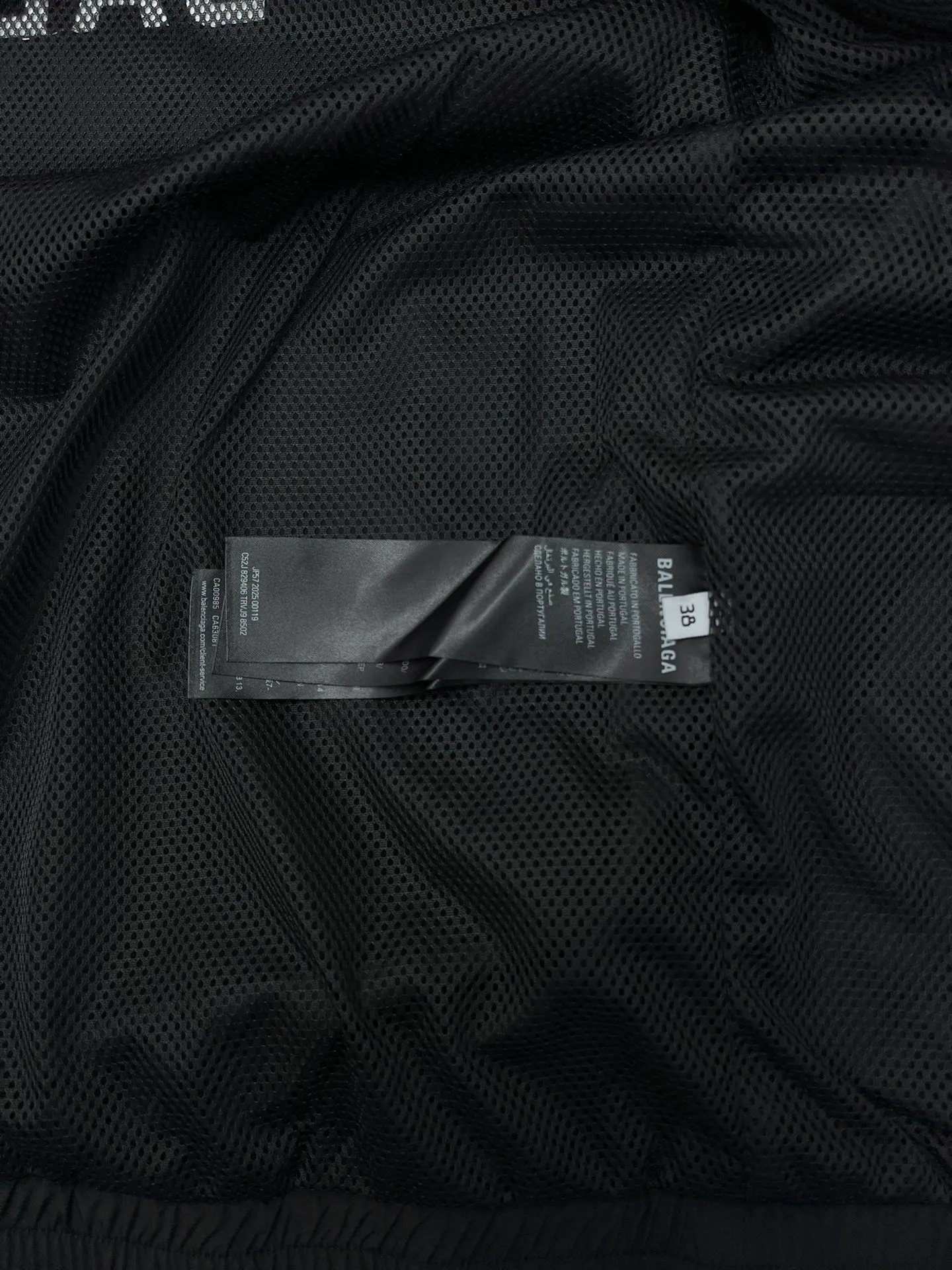 🅿️560 Paris 25ss new BALENCIAGA BACK zipper jacket with double-ended zipper closure, long sleeves with 2 zippers, diagonal pockets, gathered cuffs and waist, embroidered Balenciaga back artwork on the chest and back. Code number: 36.38.40.42.