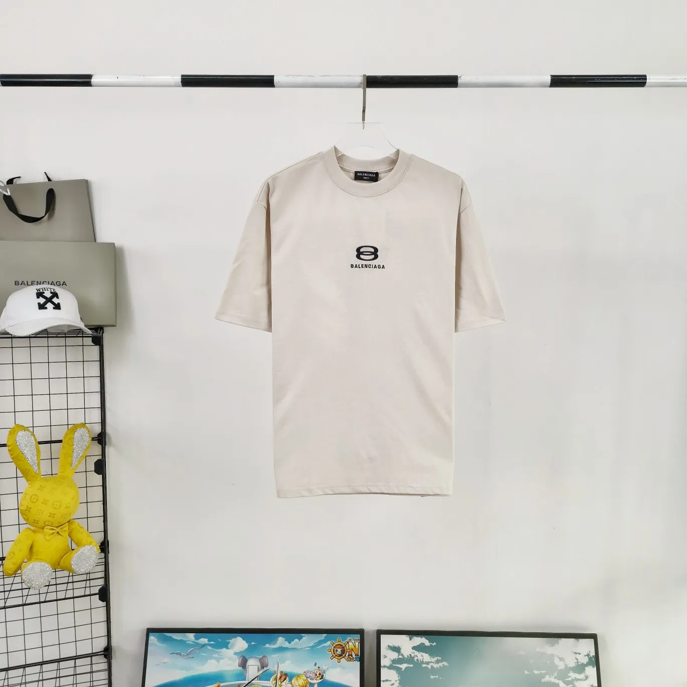 [New arrival] The top proven version of Balenciaga BALENCIAGA double-ring embroidery ski limited to male and female couples star same style pure cotton short-sleeved T-shirt BEHRINGER embroidery technology, environmentally friendly series! The embroidery is meticulous and detailed! The font is full and the texture is clear! The fabric is made of 280g high-count double-yarn pure cotton, polyester-free, and absolutely no pilling! Size: XS-L Color: Off-white Taro Purple P:250