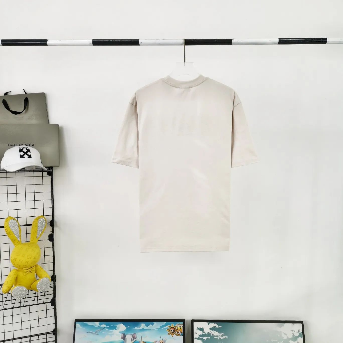 [New arrival] The top proven version of Balenciaga BALENCIAGA double-ring embroidery ski limited to male and female couples star same style pure cotton short-sleeved T-shirt BEHRINGER embroidery technology, environmentally friendly series! The embroidery is meticulous and detailed! The font is full and the texture is clear! The fabric is made of 280g high-count double-yarn pure cotton, polyester-free, and absolutely no pilling! Size: XS-L Color: Off-white Taro Purple P:250
