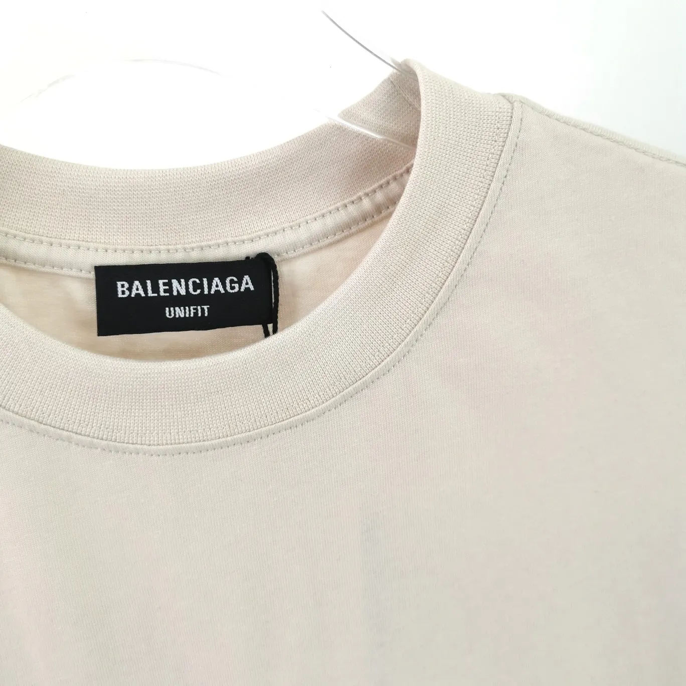 [New arrival] The top proven version of Balenciaga BALENCIAGA double-ring embroidery ski limited to male and female couples star same style pure cotton short-sleeved T-shirt BEHRINGER embroidery technology, environmentally friendly series! The embroidery is meticulous and detailed! The font is full and the texture is clear! The fabric is made of 280g high-count double-yarn pure cotton, polyester-free, and absolutely no pilling! Size: XS-L Color: Off-white Taro Purple P:250