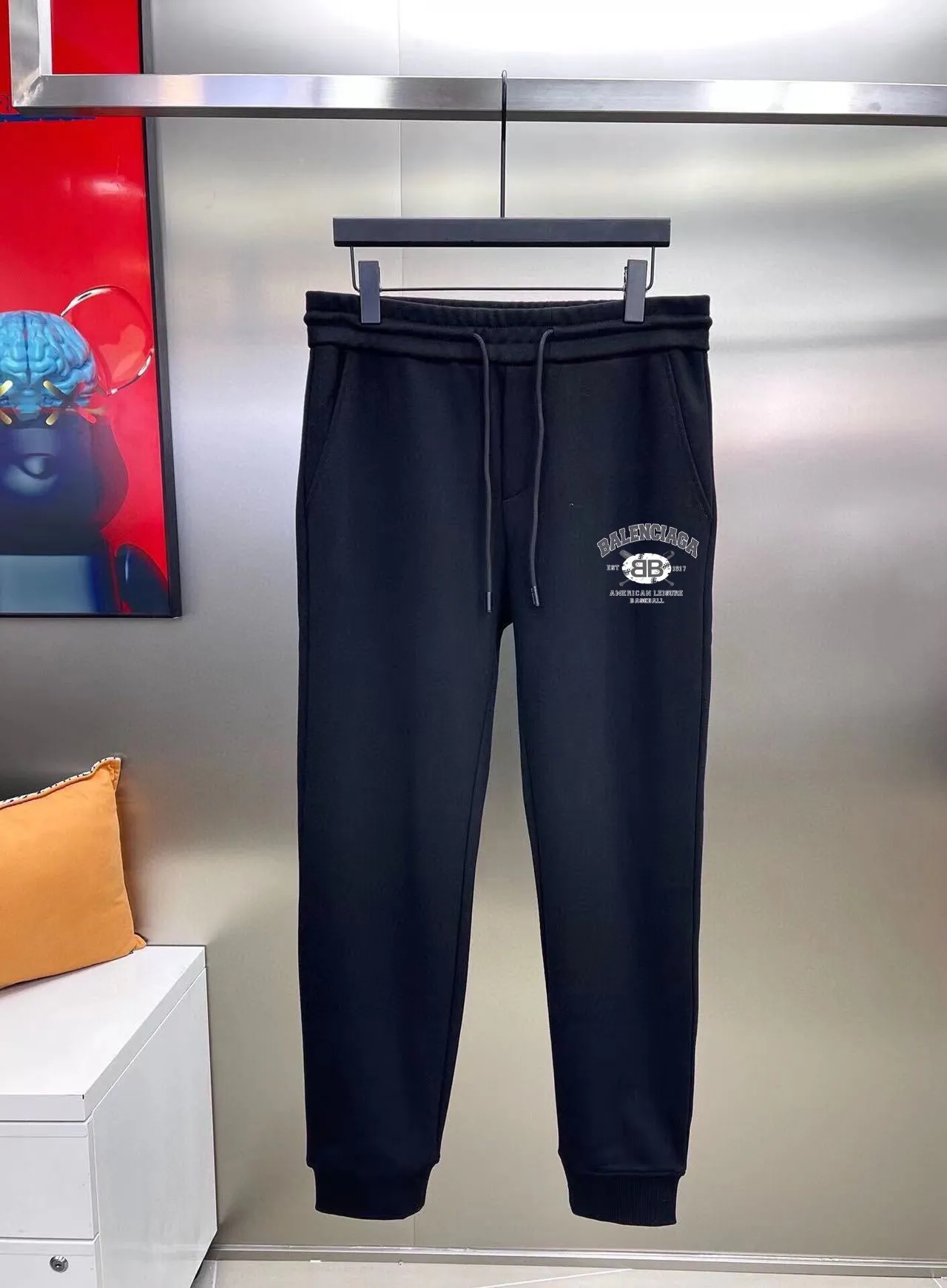 🅿️380 [BALENCIAGA] (Gospel for fat people) hot-selling suit is coming. Focus on the original version of the official website. 2025 new hot-selling sweatshirt suit. The original order is the best. 🇭🇰The meticulous work of top designers is dedicated to a fitting and perfect upper body effect. 100% natural high-quality Roman cotton, close-fitting comfort, noble and elegant! Original hardware embodies elegance and nobility! Counter size: M-5XL (maximum wear up to 220 pounds)