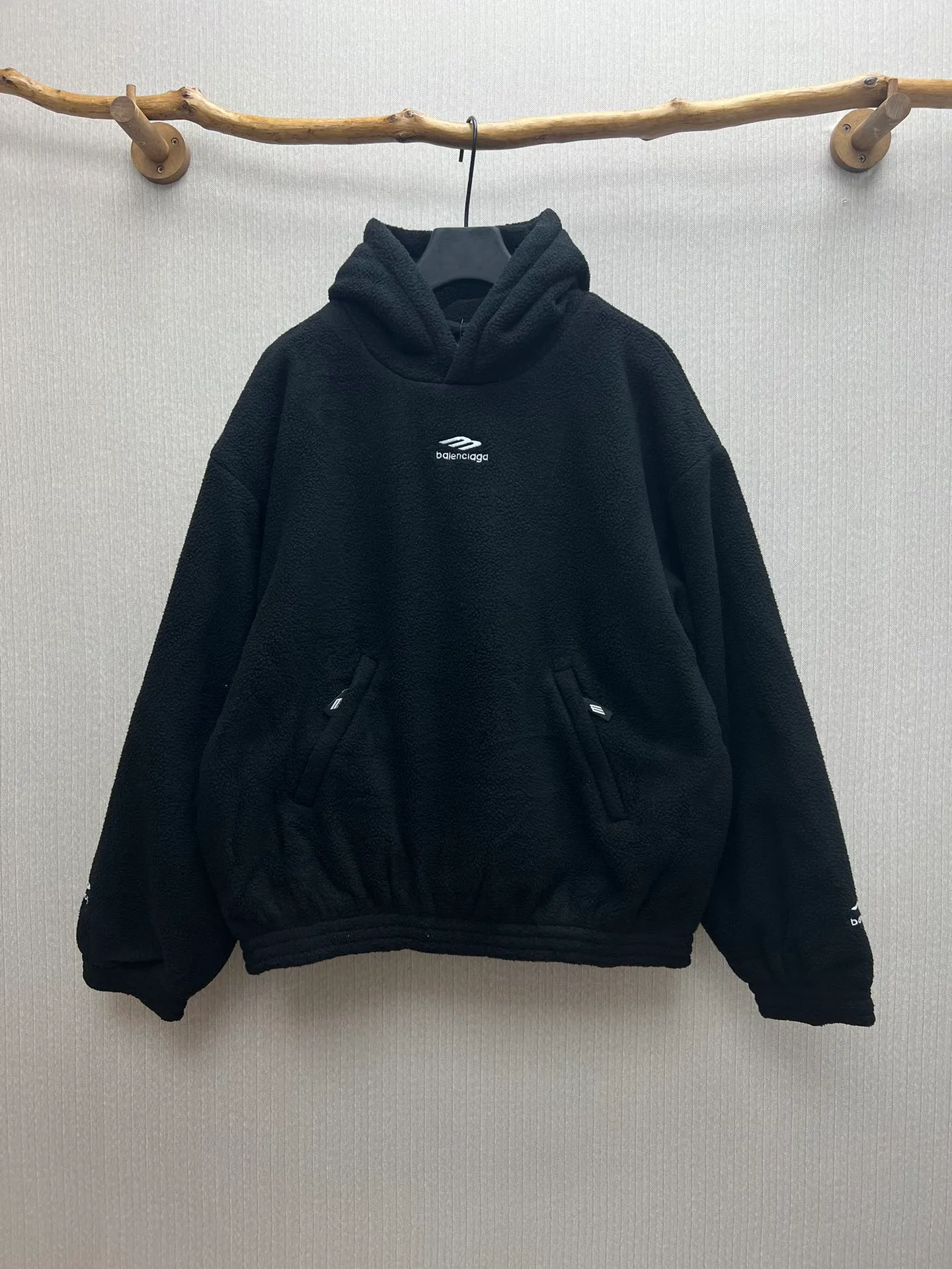 🅿️460 Paris 24ss new winter polar fleece sweatshirt hooded logo jacket, same style for men and women! Code number: 1.2.3.