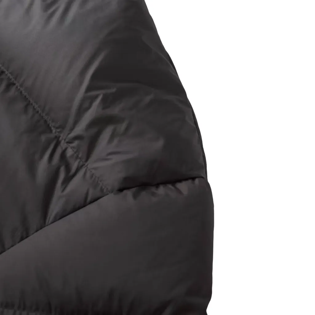 🅿️740 [Exclusive supply] BLCG 24FW Flame Outline Down Jacket. The interior is filled with high-quality down, 90% white duck down, with high loft and excellent thermal insulation properties. The nylon fabric has good windproof and waterproof properties, which can effectively block the intrusion of wind and rain from the outside and keep the interior dry. It is suitable for wearing in humid or rainy environments. Lightweight and warm nylon fabric is relatively light, and combined with down filling, makes the down jacket both light and warm, easy to carry and wear, and is especially suitable for outdoor activities. Breathability Although nylon fabrics are not as breathable as some natural fibers, high-quality nylon fabrics can still maintain cut and fit. The unique cut and fit design pays attention to ergonomics to ensure a good fit and freedom of movement. The back uses an imported MECLO embroidery machine to first scan the original pattern and then use high-quality silk thread to make a pattern. The density effect is adjusted through continuous pattern making. Size:S-M-L-XL