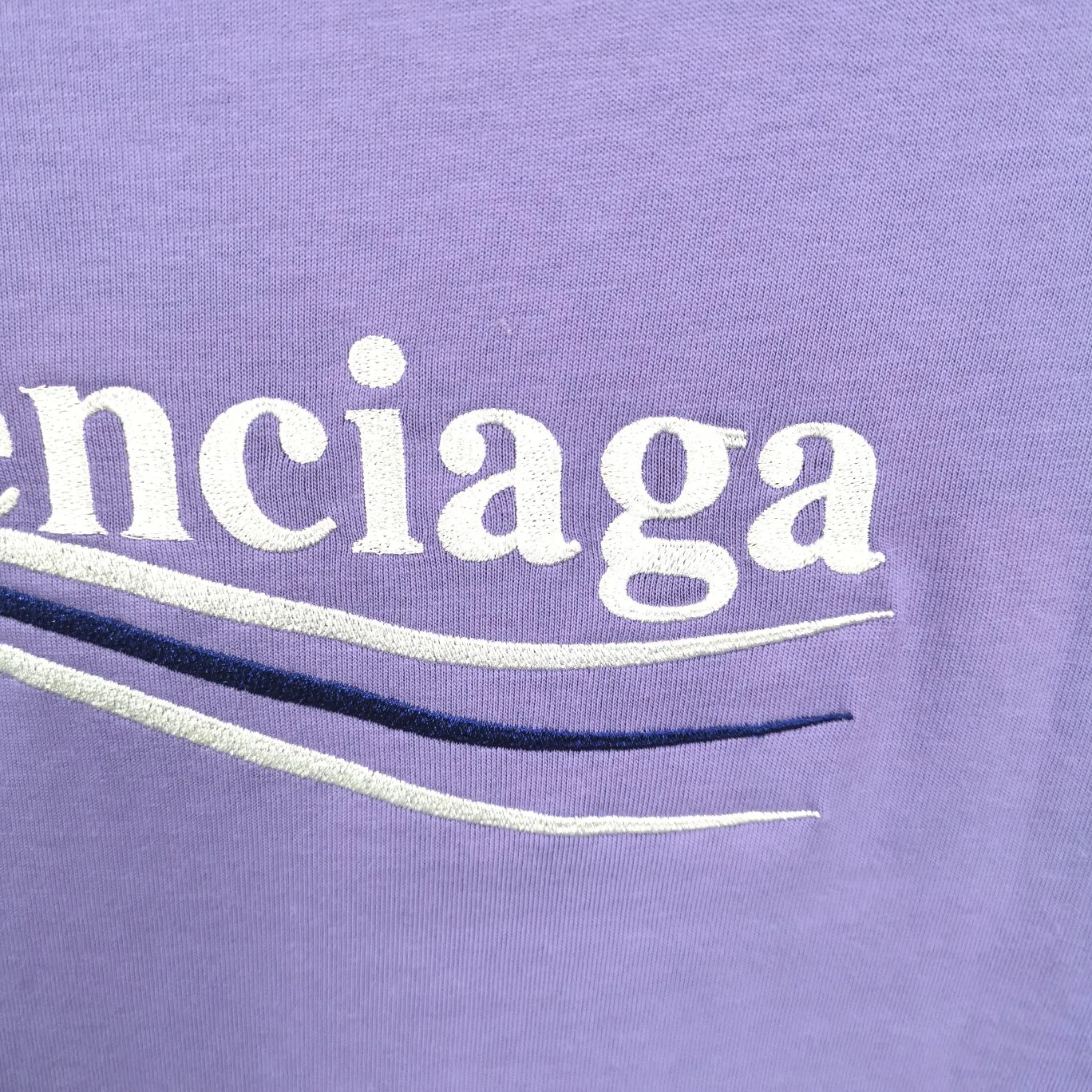 [New arrival] The top tested version of Balenciaga BALENCIAGA Cola Malone embroidery printed male and female couple star same style short-sleeved T-shirt in three colors, guaranteed to be the same as the original fabric, no color difference! Customized dyeing in a package! INS, Xiaohongshu’s popular style, classics that never fade away! The king of orders in Spain, the fried chicken is highly recommended! 32S 280g pure cotton double yarn fabric, comfortable and wide! Full of drape! The printing uses Tajima embroidery machine imported from Japan, which is known as the fighter among embroidery machines. The embroidery is meticulous, with no threads or skipped threads, the printing and embroidery are full and fine, and the letter spacing is consistent with ZP! Wearing it gives you full confidence and peace of mind! The labels and washes are all correct! On behalf of G at the same level! Consistent packaging at the counter!  Size: XS-L Color: Beige, taro purple, active gray, light hemp gray P:260