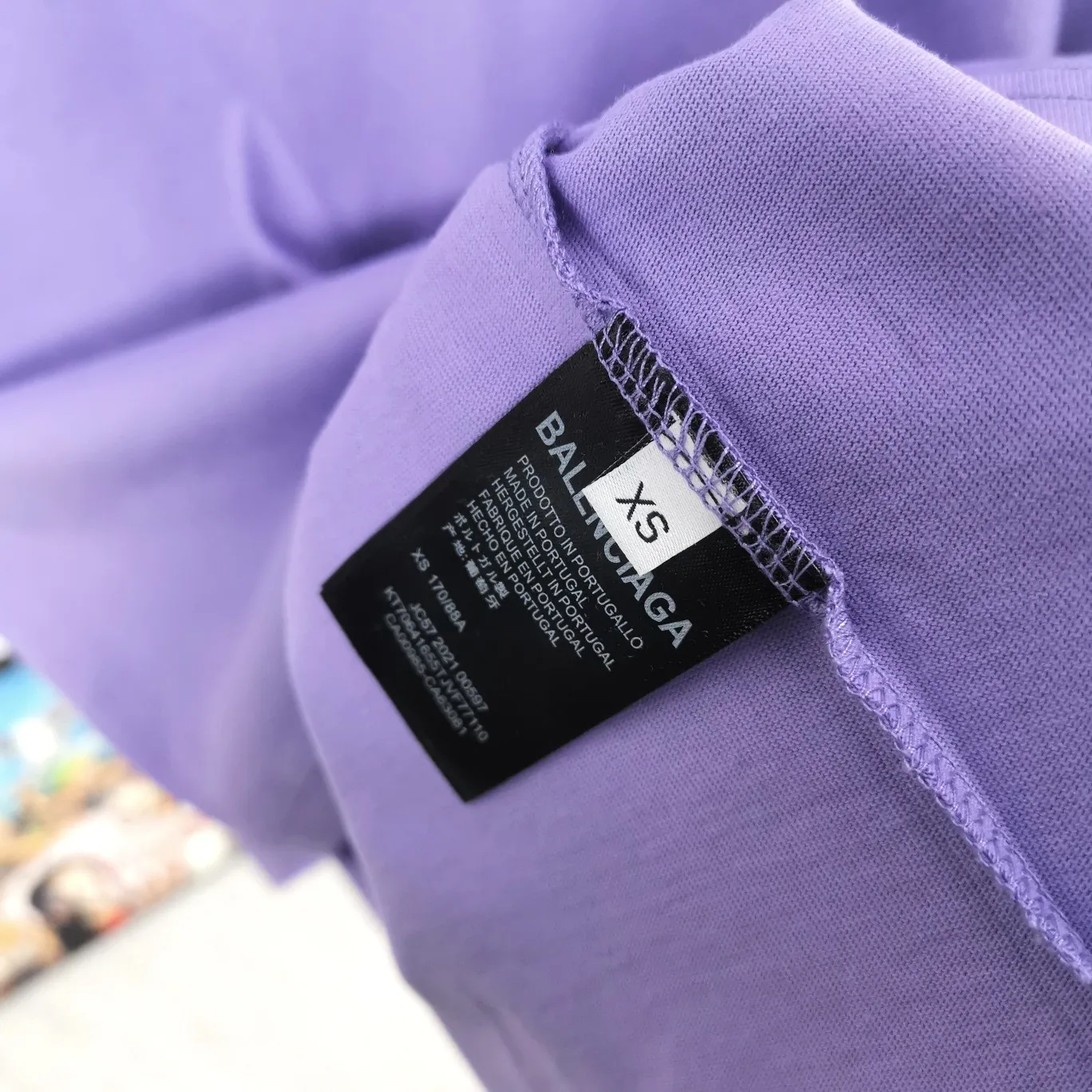 [New arrival] The top tested version of Balenciaga BALENCIAGA Cola Malone embroidery printed male and female couple star same style short-sleeved T-shirt in three colors, guaranteed to be the same as the original fabric, no color difference! Customized dyeing in a package! INS, Xiaohongshu’s popular style, classics that never fade away! The king of orders in Spain, the fried chicken is highly recommended! 32S 280g pure cotton double yarn fabric, comfortable and wide! Full of drape! The printing uses Tajima embroidery machine imported from Japan, which is known as the fighter among embroidery machines. The embroidery is meticulous, with no threads or skipped threads, the printing and embroidery are full and fine, and the letter spacing is consistent with ZP! Wearing it gives you full confidence and peace of mind! The labels and washes are all correct! On behalf of G at the same level! Consistent packaging at the counter!  Size: XS-L Color: Beige, taro purple, active gray, light hemp gray P:260