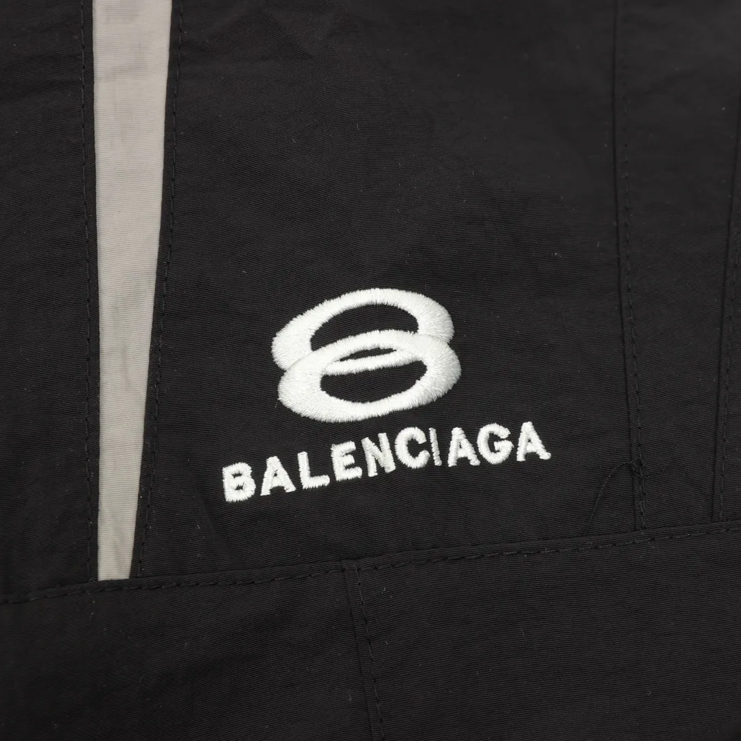 🅿️390 Balenciaga/Balenciaga half-letter embroidered splicing sports trousers, light luxury, a must-have item for daily commuting for men and women, correct version, welcome to compare · Customized matte Taslan jacket fabric · The fabric has been treated with a waterproof coating process · OS ultra-loose silhouette design Size: XS-L