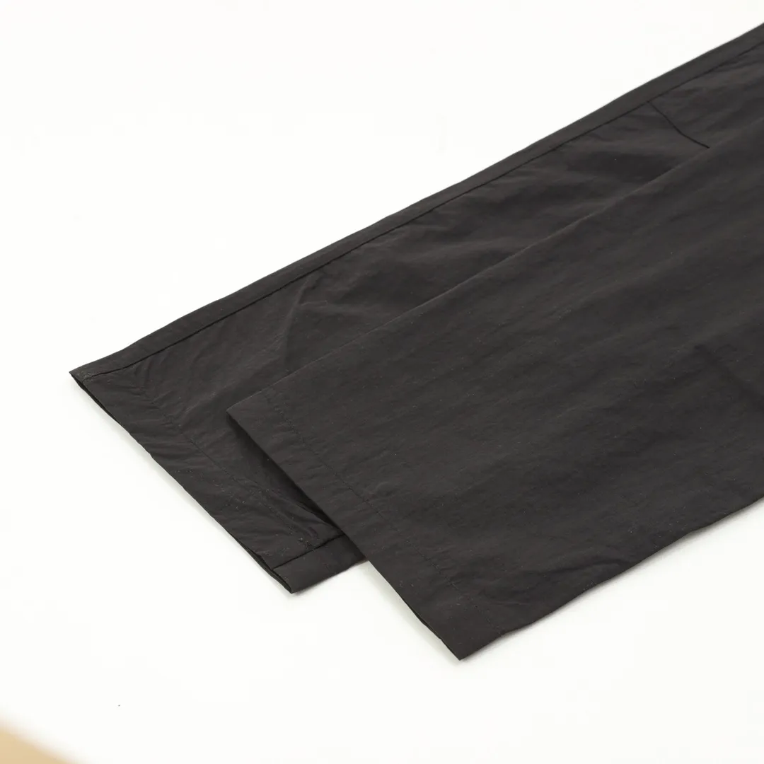🅿️390 Balenciaga/Balenciaga half-letter embroidered splicing sports trousers, light luxury, a must-have item for daily commuting for men and women, correct version, welcome to compare · Customized matte Taslan jacket fabric · The fabric has been treated with a waterproof coating process · OS ultra-loose silhouette design Size: XS-L