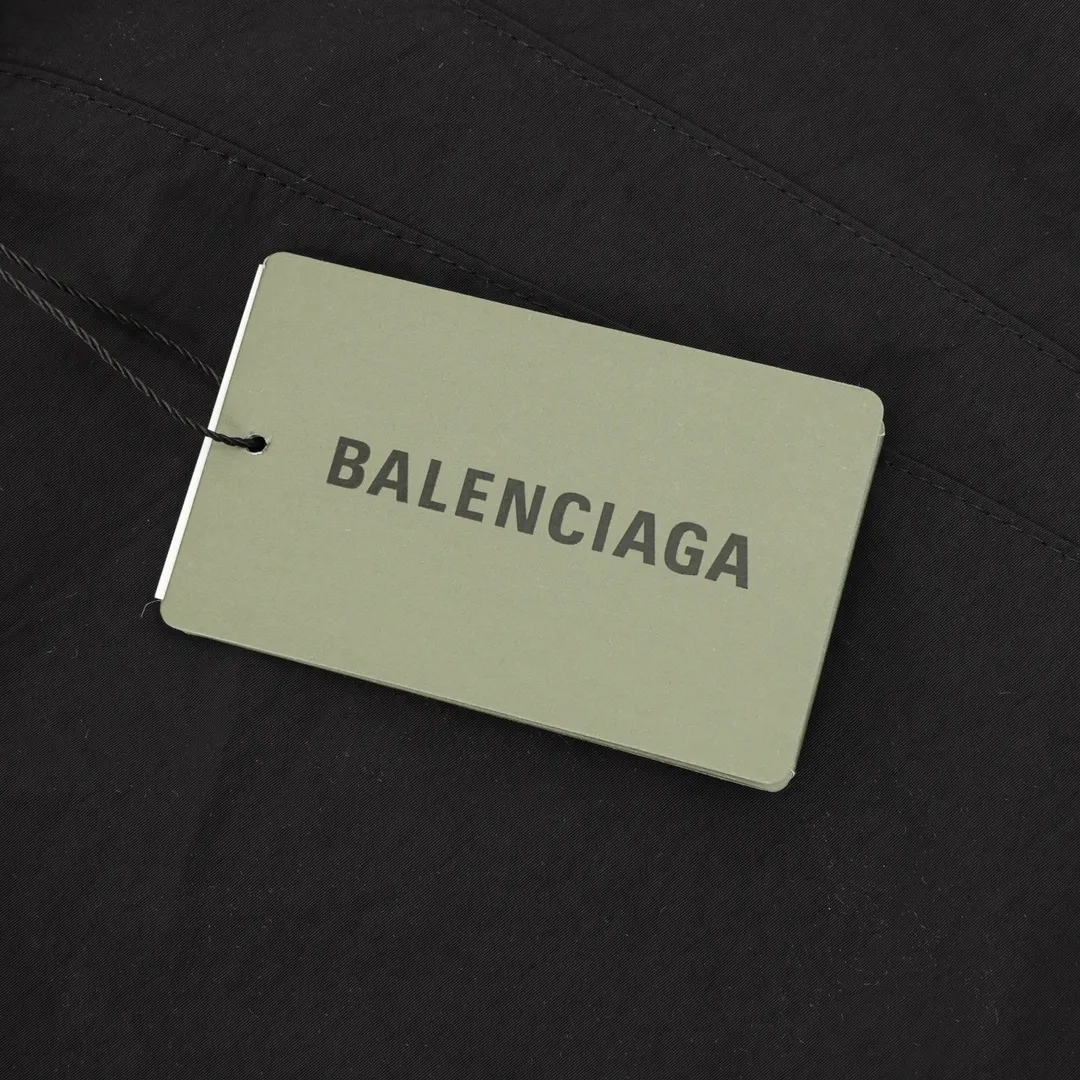 🅿️390 Balenciaga/Balenciaga half-letter embroidered splicing sports trousers, light luxury, a must-have item for daily commuting for men and women, correct version, welcome to compare · Customized matte Taslan jacket fabric · The fabric has been treated with a waterproof coating process · OS ultra-loose silhouette design Size: XS-L