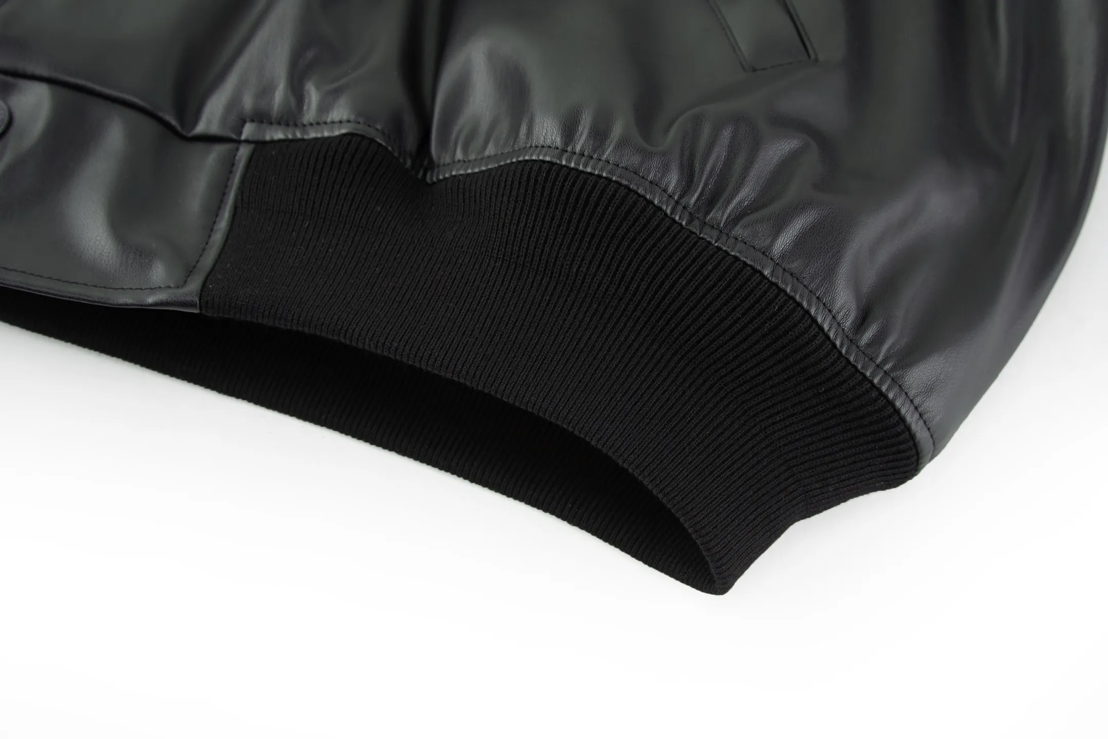 🅿️920 BLCG 01 Basketball Series Baseball Leather Jacket The fabric is made of customized environmentally friendly pu leather material with thin cotton lining. The letters are patch embroidered. They are laser cut first and then stitched and sewn in position, which is time-consuming and laborious. Size:XS-S-M-L