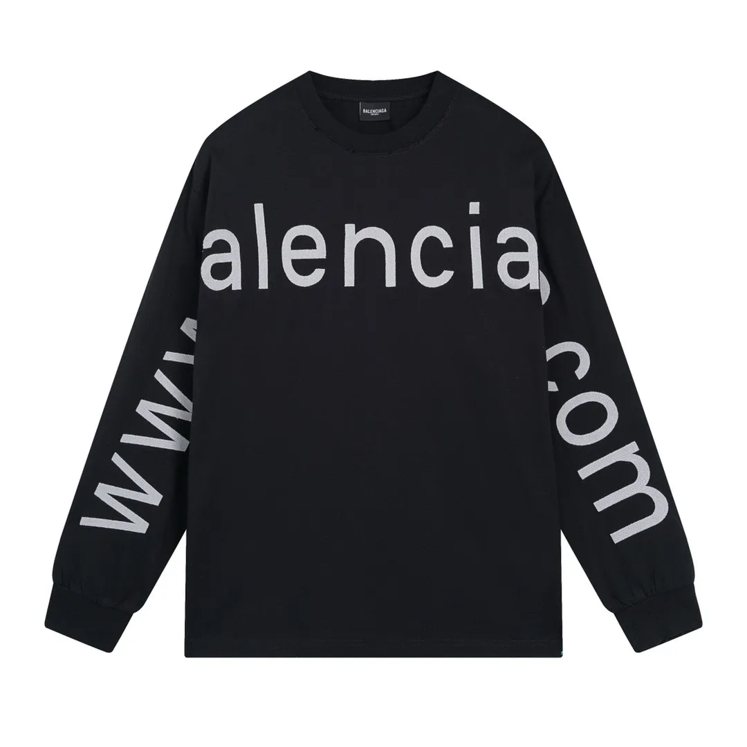 🅿️250 Actual pictures [Top version. Official website quality] BALENCI*GA/Paris BALENCI*GA#2024 latest model, Paris website embroidered letters large LOGO long-sleeved T-shirt. Brick cabinet sync. The first genuine product was developed, with over 200,000 stitches of counter-position embroidery on the chest. Notice! ️Full letter embroidery, welcome to compare! The fabric is made of Paris ZP custom-woven and dyed 100% cotton double-yarn compact cotton. The weight is 260 grams. The cloth surface is clean. The cloth pattern is clear. It is soft and comfortable. It has good color fastness and is not easy to change color. The threads are woven and dyed with no color difference. The embroidery is done using imported Tajima embroidery machines. Super 20W needle thread embroidery, accurate positioning, three-dimensional effect, clear lines. No burrs and miscellaneous threads, ultra-high craftsmanship embroidery. The version adopts OS loose shoulder design. Same style for men and women. Code: BL225001 Color: black, white. Size: XS S M L