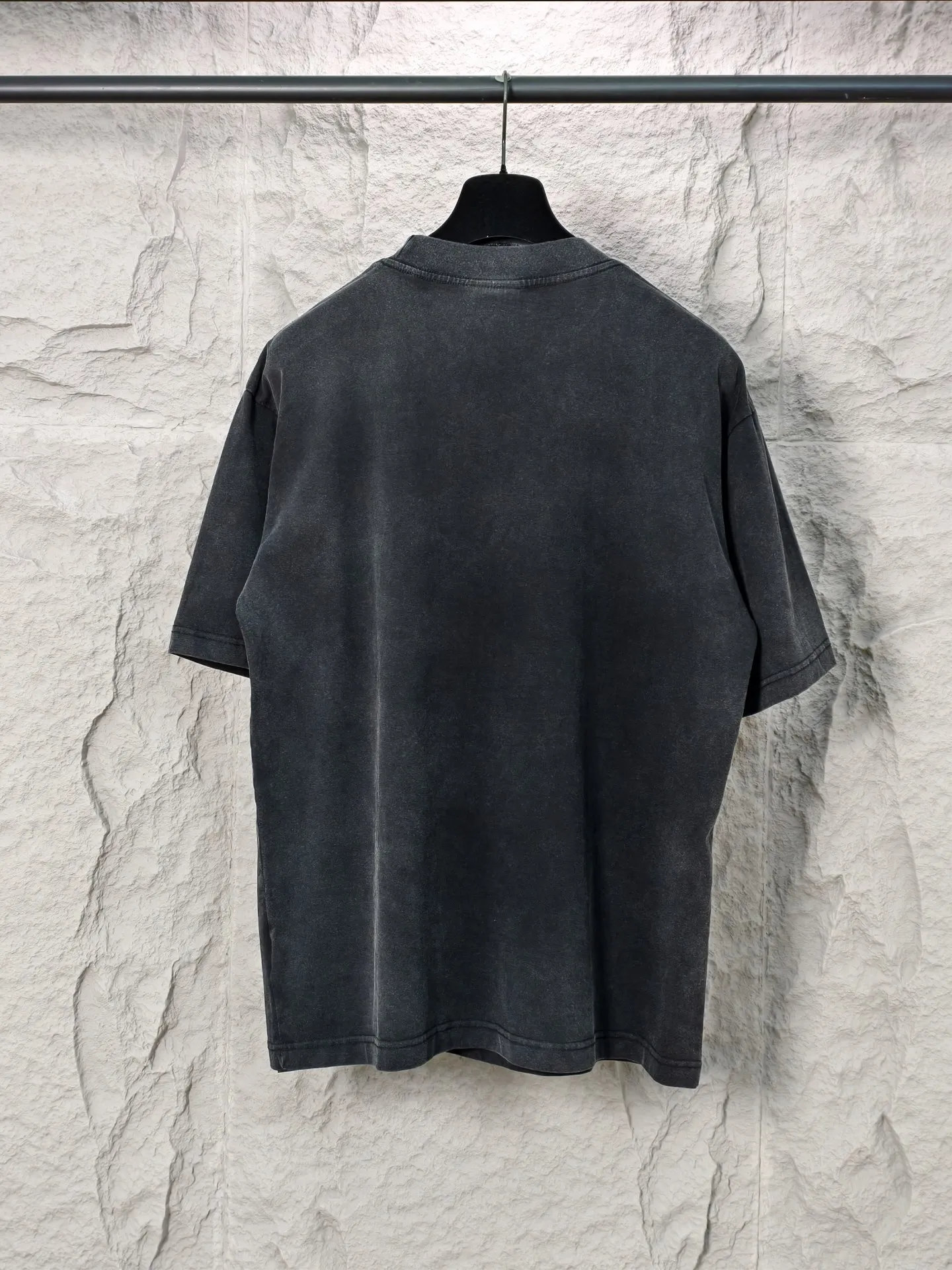 🅿️170 9211# Actual photo top version [[BALENCIA*GA] official website quality Paris new chest fuzzy double BB printed LOGO printed short-sleeved T-shirt OS version loose dropped shoulders Unisex style Fabric: 260g 100% cotton double yarn Process: front printing Garment wash Distressed solid color Color: washed black Size: XS S M L