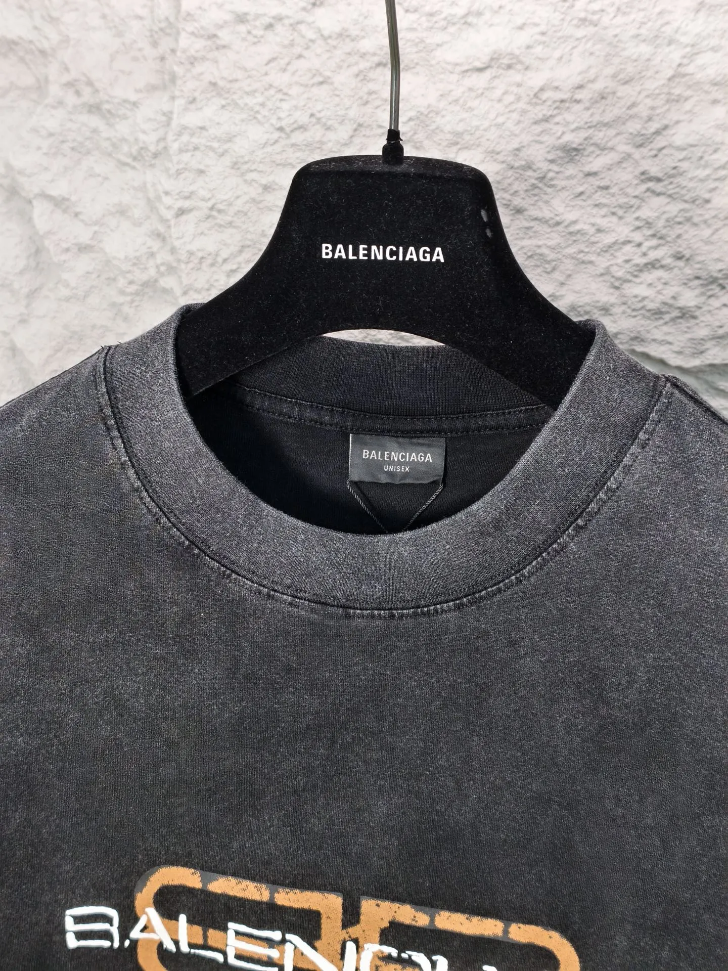 🅿️170 9211# Actual photo top version [[BALENCIA*GA] official website quality Paris new chest fuzzy double BB printed LOGO printed short-sleeved T-shirt OS version loose dropped shoulders Unisex style Fabric: 260g 100% cotton double yarn Process: front printing Garment wash Distressed solid color Color: washed black Size: XS S M L