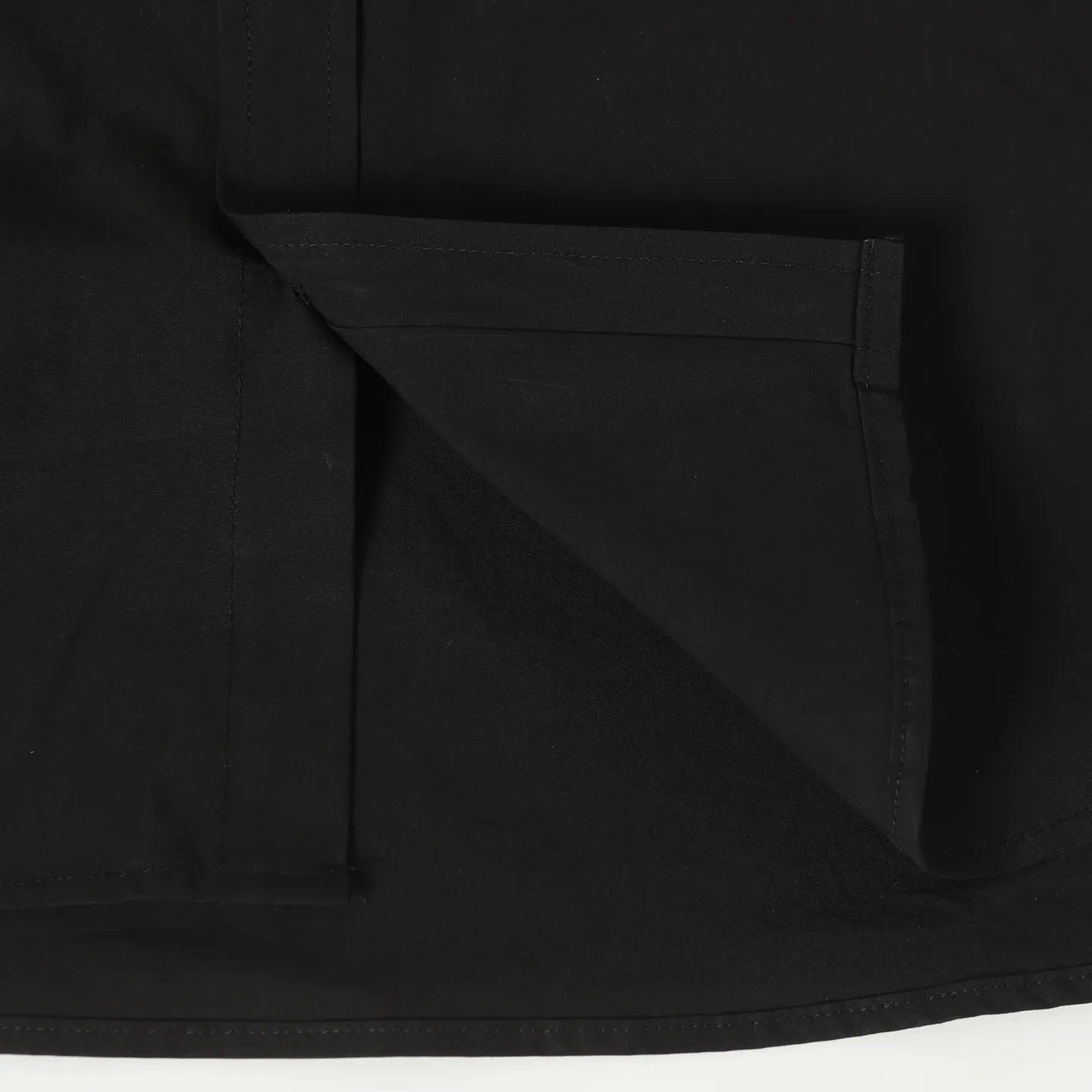 🅿️306 BALENCIAGA BLCG NANO BB embroidered long-sleeved shirt. Customized plain cotton fabric, imported machine embroidery technology, using side-turn buried stitching process to provide high-quality stitching effect, smooth and neat, neat and tidy. The fabrics have been sand washed for better hand feel and texture, not easy to deform, not easy to shrink, not easy to fade, customized accessories, loose version Color: black/white Size: 36 38 40 42