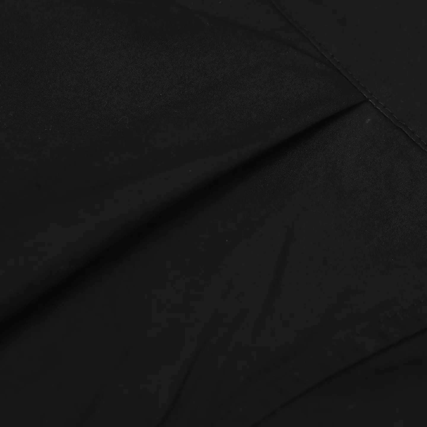 🅿️306 BALENCIAGA BLCG NANO BB embroidered long-sleeved shirt. Customized plain cotton fabric, imported machine embroidery technology, using side-turn buried stitching process to provide high-quality stitching effect, smooth and neat, neat and tidy. The fabrics have been sand washed for better hand feel and texture, not easy to deform, not easy to shrink, not easy to fade, customized accessories, loose version Color: black/white Size: 36 38 40 42