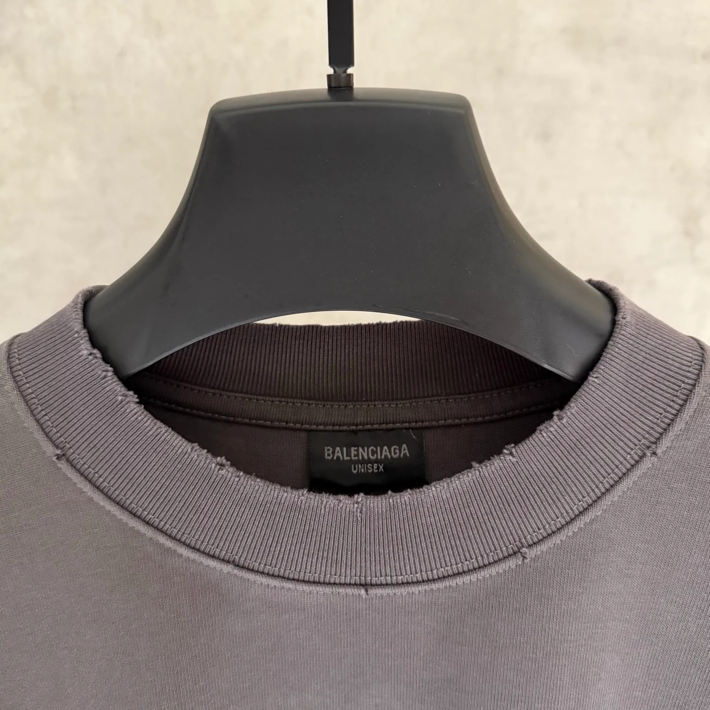 🅿️350 [Strict quality control] Balenciaga 25ss logo embroidered long-sleeved T-shirt. The fabric is made of custom-dyed 100% pure cotton double-ply fabric. 420g garment wash. Front and rear panel embroidery. Front panel post-garment washing process. Custom hardware. Thread. Accessories. Matching. Same style for men and women. Color: black/off-white/white. Size: M-2xl