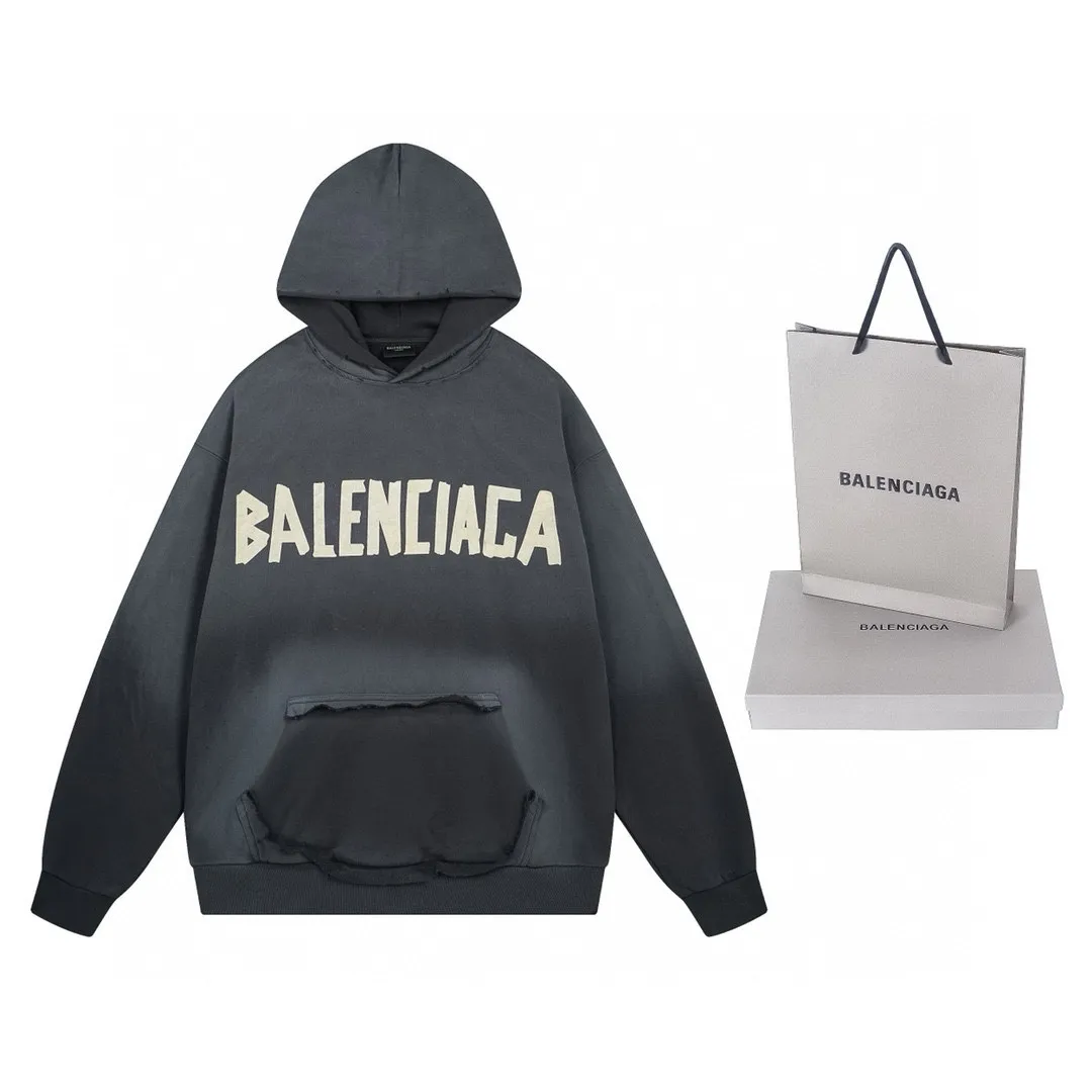 🅿️380 real photos [Top version. Official website quality] BALENCI*GA/Paris. 23ss latest classic hot model. Purchase the original board at the first time. Color. Printing. Washing. Production and authenticity. Wrong version in Jubie market. Welcome to compare. Tape direct printing. Ready-to-wear hooded sweatshirt washed and worn twice. The brick cabinet is synchronized. The fabric is made of Paris ZP custom-woven and dyed cotton sweatshirt. The weight is 450 grams. The cloth surface is clean. The cloth pattern is clear, soft and comfortable, and the threads are dyed with no color difference. The classic pattern adopts Kornit imported direct injection. The letters are clear and the effect is three-dimensional. Restored brick cabinet. The garments were washed and aged, and polished by many hands. Produced by ultra-heavy craftsmanship, special market currency. Note⚠️ZP fabric is made of fine-grained yarn. Pay attention to the big difference! Welcome to compare! The version adopts OS loose shoulder version. The same style for men and women. Code: BL238016 Color: dark gray blue, Paris blue, washed black, burgundy, fluorescent yellow, green, floral gray, sky blue, khaki Size: XS S M L