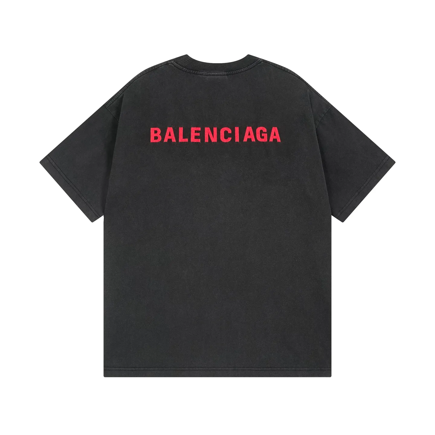 🅿️180 real photos [Top version. Official website quality] BALENCI*GA/25 new model. Washed and distressed short-sleeved T-shirt with Paris LOGO embroidery on the front and back #SS25 latest style. Research and development at the first time, different market currencies. Comparisons welcome. The fabric is made of Paris ZP custom-woven and dyed cotton double yarn. Weighing 260 grams, the cloth surface is clean. The cloth pattern is clear, soft and comfortable. The threads are dyed with no color difference. The embroidery is done with embroidery machines imported from Tajima, and the garments are washed and worn to make them look old. Jubie market currency. Welcome to compare. The version adopts OS loose shoulder design. Same style for men and women. Code: BL253729 Color: washed black Size: XS S M L