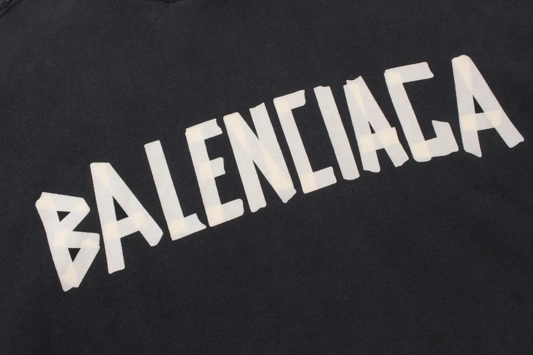 🅿️420 BALENCI*GA 24ss Paris hot-selling tape hooded sweatshirt. The front and back panels are printed with tape direct printing. Many hand-made. The ready-made garments are washed and worn. The cloth surface is clean. The cloth pattern is clear, super heavy work. Soft and comfortable. Exclusively pattern-woven and dyed 450g fabric. The threads are dyed in the same cylinder with zero color difference. Different from the market currency. The version adopts os loose shoulder version. Welcome to compare. Same style for men and women -Color: iron gray blue Paris blue washed black burgundy fluorescent yellow green khaki -SIZE: XS S M L style number 8912#