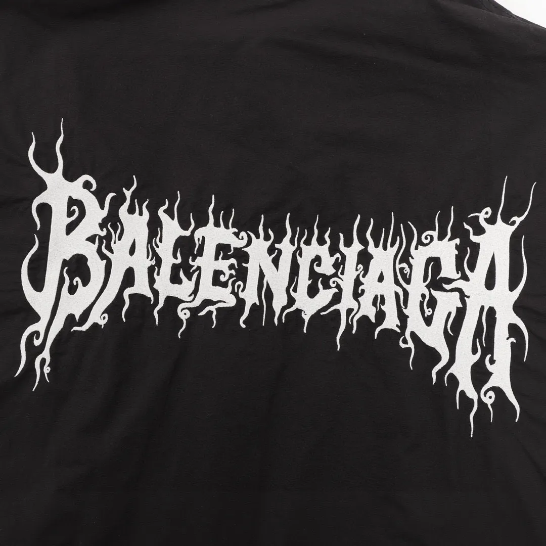 🅿️350 (1:1 original order quality) Balenciaga BLCG 24SS back letter embroidered poplin technical stand collar jacket. Technical poplin fabric, unisex style, large fit, dropped shoulders, front zipper, 2 front zipper diagonal pockets, elastic cuffs and waist, embroidered with DIY metal artwork on the back. Size：S-XL