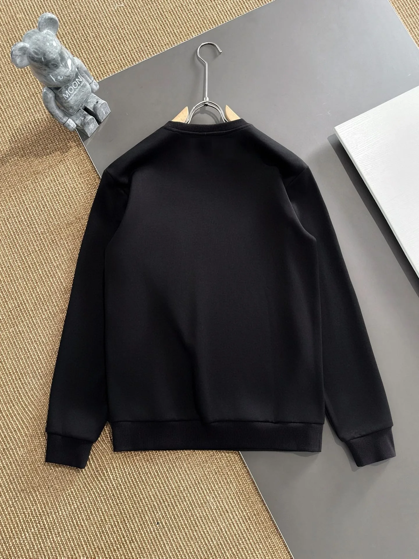 🅿️380 direct batch [BALENCIAGA] (Fat Man’s Gospel) hot-selling suit is coming. Focus on the original version of the official website. 2025 new hot-selling sweatshirt suit. The original order is the best. 🇭🇰The meticulous work of top designers. Just for a fitting and perfect upper body effect. 100% natural high-quality Roman cotton, close-fitting comfort, noble and elegant! Original hardware embodies elegance and nobility! Counter size: M-5XL (maximum wear up to 220 pounds)