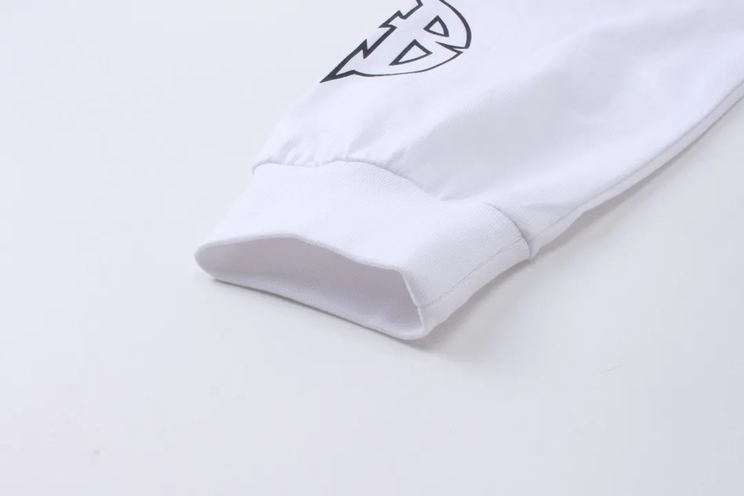 🅿️210 Detailed pictures [Top version. Official website quality] BALENCI*GA/Paris. 2024 new style. Classic LOGO cracked printed long-sleeved T-shirt. Brick cabinet synchronization. Genuine product developed at the first time, enjoy printing and comparison! The fabric is made of Paris ZP custom-woven and dyed cotton with double yarns and compact cotton. The weight is 260 grams. The cloth surface is clean. The cloth pattern is clear, soft and comfortable. The threads are dyed with no color difference. The classic printing is made of environmentally friendly imported materials, and the letters are cracked and printed. The letters are clear and the effect is three-dimensional. Restored brick cabinet. Ready-made clothes are washed and distressed, different market currency, welcome to compare, the version adopts OS loose shoulder version. Same style for men and women Coding: BL225027 Color: dark blue gray, white Size: XS S M L
