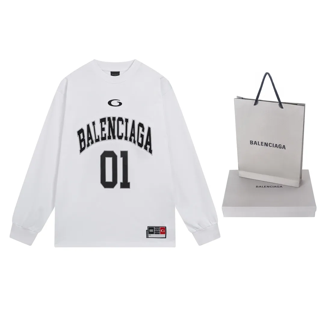 🅿️240 real photos [Top version. Official website quality] BALENCI*GA/Paris.SS25 latest basketball uniform embroidered printed long-sleeved T-shirt. The front embroidery is embroidered and printed using a Tajima computer embroidery machine, the lower left corner is stamped, and the back piece is printed. Brick cabinets are synchronized. Genuine products are developed at the first time. The fabric is made of Paris ZP custom-woven and dyed cotton double yarn. Weighing 260 grams, the cloth surface is clean. The cloth pattern is clear, soft and comfortable. The threads are dyed with no color difference. The printing uses environmentally friendly imported materials, the letters are clear and the effect is three-dimensional. The version adopts OS loose shoulder design. Same style for men and women. Code: BL255069 Color: black, white, colorful blue, purple Size: XS S M L