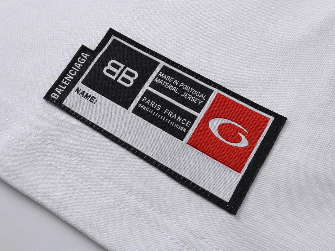 🅿️240 real photos [Top version. Official website quality] BALENCI*GA/Paris.SS25 latest basketball uniform embroidered printed long-sleeved T-shirt. The front embroidery is embroidered and printed using a Tajima computer embroidery machine, the lower left corner is stamped, and the back piece is printed. Brick cabinets are synchronized. Genuine products are developed at the first time. The fabric is made of Paris ZP custom-woven and dyed cotton double yarn. Weighing 260 grams, the cloth surface is clean. The cloth pattern is clear, soft and comfortable. The threads are dyed with no color difference. The printing uses environmentally friendly imported materials, the letters are clear and the effect is three-dimensional. The version adopts OS loose shoulder design. Same style for men and women. Code: BL255069 Color: black, white, colorful blue, purple Size: XS S M L