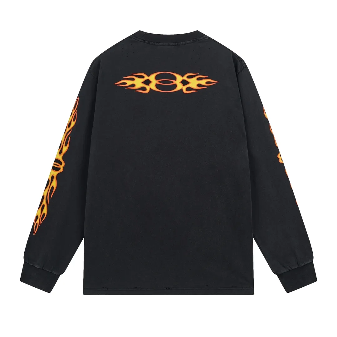 🅿️230 real photos [Top version. Official website quality] BALENCI*GA/Paris#.2024#Double Ring# Flame Direct Injection Printed Washed and Distressed Long Sleeve T-shirt 2024 New Style. Genuine product developed at the first time, widely used in the market. Happy printing comparison! The fabric is made of Paris ZP custom-woven and dyed cotton double yarn. Weighing 260 grams, the cloth surface is clean. The cloth pattern is clear, soft and comfortable. The threads are dyed with no color difference. The printing uses environmentally friendly imported materials for direct printing, with clear patterns and three-dimensional effects. The entire garment is washed, distressed and worn. The version adopts OS loose shoulder design. Same style for men and women. Code: BL225037 Color: washed black Size: XS S M L