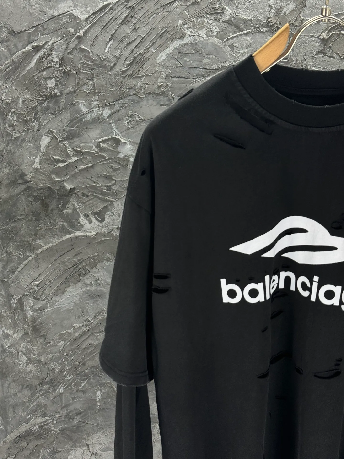 🅿️320 - BALENCI*GA 25 Paris 3M classic LOGO worn fake two-piece long-sleeved T-shirt. The printing is made of environmentally friendly imported materials. Ready-made clothes are washed. Manual master positioning and worn. Overweight craftsmanship. The letters are clear. The effect is three-dimensional. Exclusively pattern-woven and dyed 280g fabric. Threads are dyed in the same cylinder with zero color difference. The version adopts OS loose shoulder design. Welcome to compare. Same style for men and women -Color: washed black -SIZE: Xs S M L style number 8637