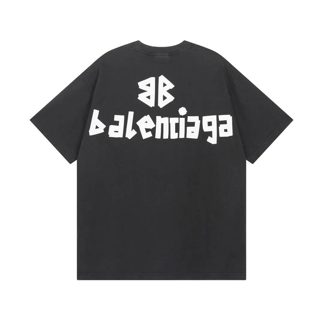 🅿️194 Actual pictures [Top version. Official website quality] BALENCI*GA/Paris. 25ss latest classic tape printing style. Ready-made clothes washed and worn short-sleeved T-shirt. Brick cabinet synchronization. The fabric is made of Paris ZP custom-woven and dyed 100% cotton double yarn compact cotton. The weight is 260 grams, the cloth surface is clean. The cloth pattern is clear, soft and comfortable, and the thread is dyed with no color difference. The classic pattern is printed using environmentally friendly imported materials. The letters are clear and the effect is three-dimensional. Restored brick cabinet. The garments were washed and aged, and polished by many hands. Produced by ultra-heavy craftsmanship, the market currency is very different, welcome to compare. The version adopts OS loose shoulder design. The same style for men and women. Code: BL253632 Color: Washed black, lime green Size: XS, S, M, L
