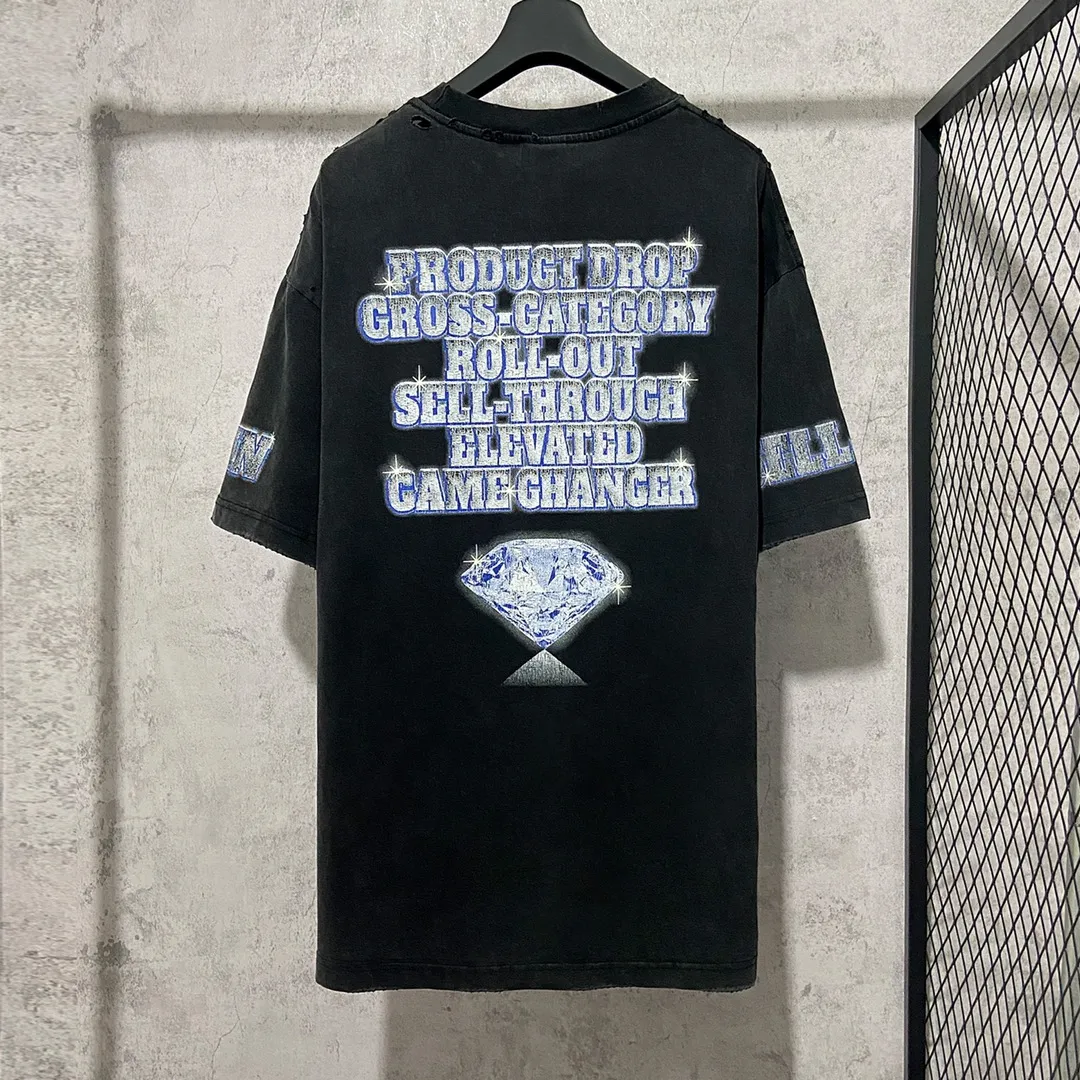 🅿️180 9126# Actual photo top version [[BALENCIA*GA] official website quality Paris new co-branded SEENOWBUYNOW diamond short-sleeved T-shirt OS version loose dropped shoulders Uniform style for men and women Fabric: 260g 100% cotton double yarn Process: front and rear left and right sleeve printing Garment washed, worn, distressed, fixed color Color: washed black, washed blue, white Size: XS S M L