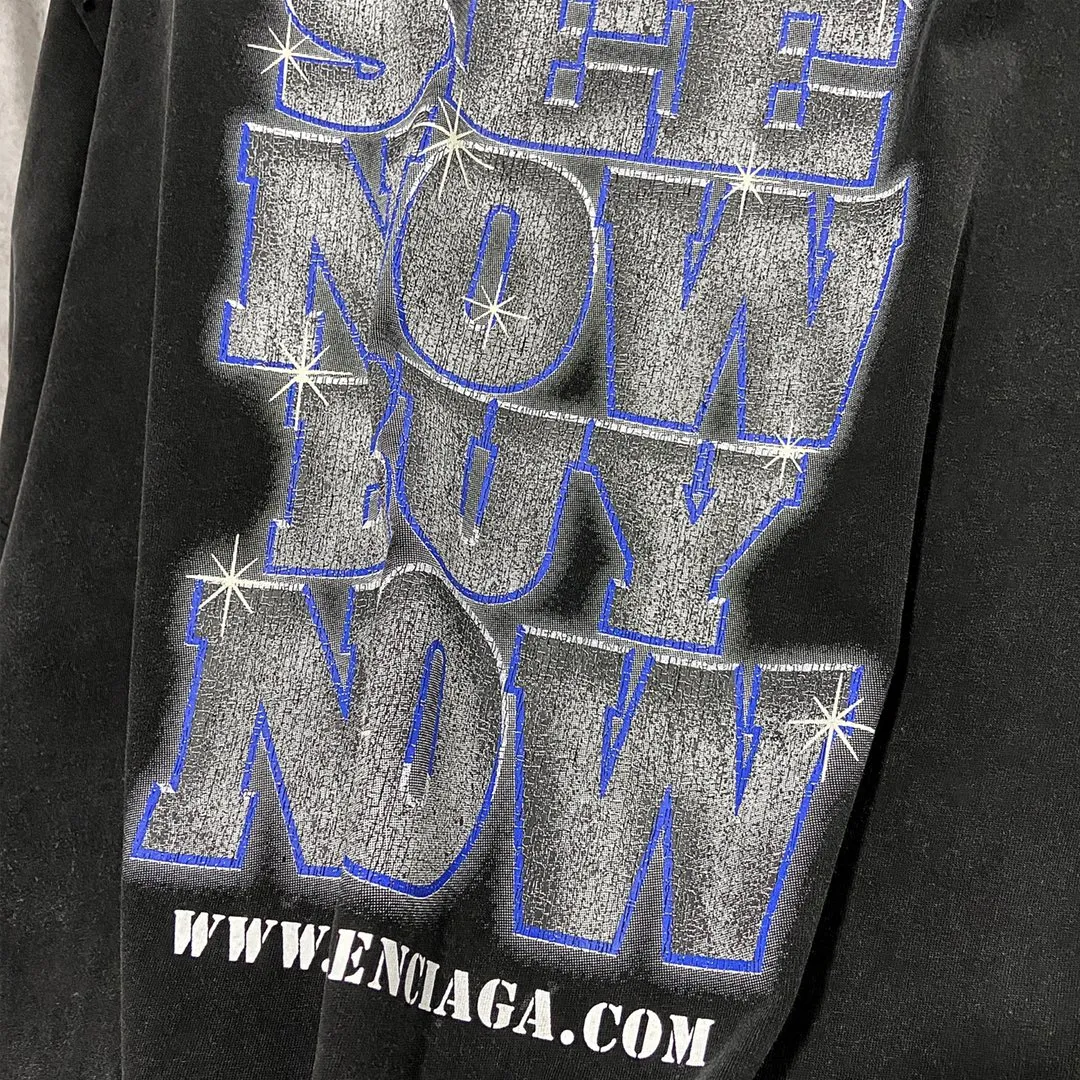 🅿️180 9126# Actual photo top version [[BALENCIA*GA] official website quality Paris new co-branded SEENOWBUYNOW diamond short-sleeved T-shirt OS version loose dropped shoulders Uniform style for men and women Fabric: 260g 100% cotton double yarn Process: front and rear left and right sleeve printing Garment washed, worn, distressed, fixed color Color: washed black, washed blue, white Size: XS S M L