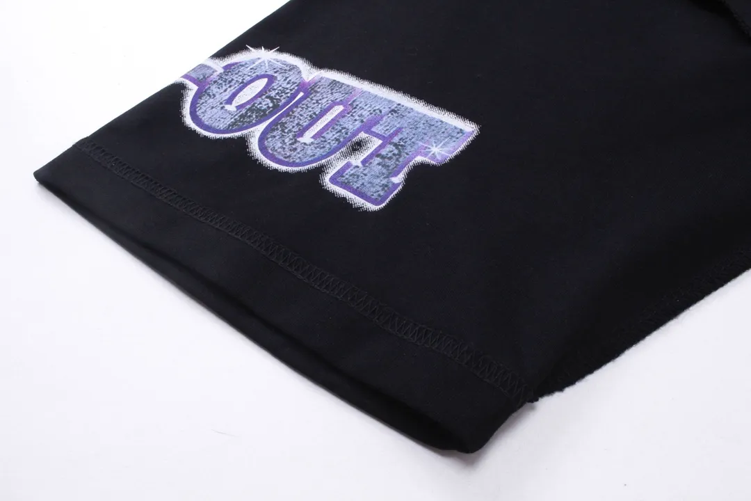 🅿️194 Detailed pictures [Top version. Official website quality] BALENCI*GA/Paris. 2024. SEENOWBUYNOW new model. Large LOGO on the front, back, left and right sleeves, direct-printed washable T-shirt, using reverse bottom method, brick cabinet synchronization. Genuine product developed at the first time, welcome to compare! The fabric is made of Paris ZP custom-woven and dyed cotton double yarn. Weighing 260 grams, the cloth surface is clean. The cloth pattern is clear, soft and comfortable. The threads are dyed with no color difference. The classic LOGO is printed using imported machine-made white ink direct printing. The letters are clear and the effect is three-dimensional. Restore brick cabinets. Different market currencies, welcome to compare, the version adopts OS loose shoulder version. Same style for men and women Coding: BL223319 Color: Black Size: XS to L