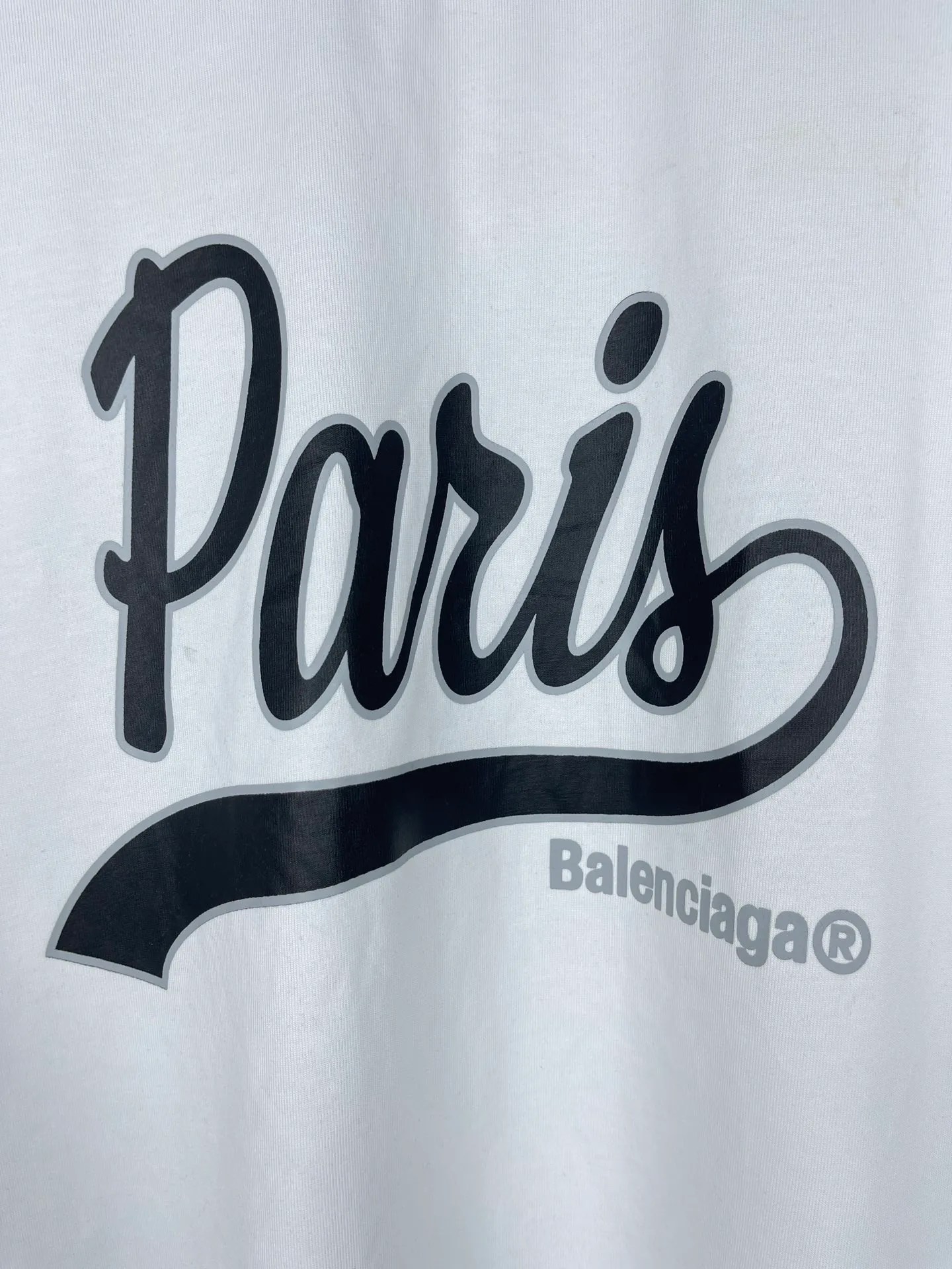 🅿️180 photos [Top version. Official website quality] BALENCI*GA/Paris. SS24 latest model, enjoy Paris art print short-sleeved T-shirt on the front. Brick cabinet synchronization. Genuine product developed in the first time, happy to print and compare! The fabric is made of Paris ZP custom-woven and dyed cotton double yarn. Weighing 260 grams, the cloth surface is clean. The cloth pattern is clear, soft and comfortable. The threads are dyed with no color difference. The printing uses environmentally friendly imported materials. The letters are clear and the effect is three-dimensional. The version adopts OS loose shoulder design. Same style for men and women. Code: BL223370 Color: Lake blue, red, white Size: XS S M L