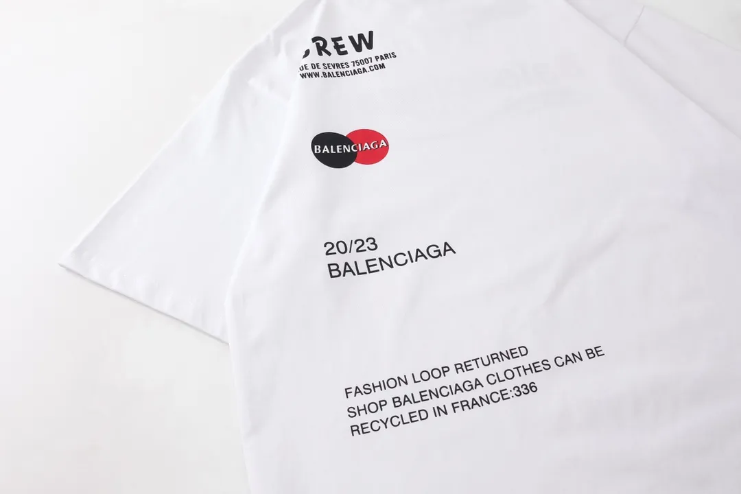 🅿️170 Detail Picture [Top version. Official website quality] BALENCI*GA/Paris BALENCI*GA#2023 new model, multi-logo classic printed short-sleeved T-shirt. The fabric is made of Paris ZP custom-woven and dyed 100% cotton double yarn compact cotton. The weight is 260 grams, the cloth surface is clean. The cloth pattern is clear. Soft and comfortable. Good color fastness. Not easy to change color. The threads are woven and dyed with no color difference. Printing uses computer direct printing. The effect is three-dimensional and has no burrs. The version adopts OS loose shoulder design. Same style for men and women. Code: BL223205 Color: Black. White Size: XS to L