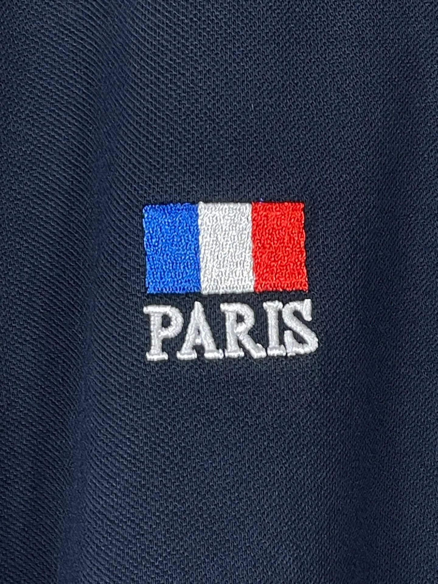 🅿️240 real photos [Top version. Official website quality] BALENCI*GA/Paris #2025 war horse embroidery frayed old POLO shirt, washed and worn, full of design. Welcome to compare. The fabric is made of Paris ZP custom-woven and dyed cotton pique, with a weight of 260 grams. The cloth surface is clean. The cloth pattern is clear, soft and comfortable. The threads are woven and dyed with no color difference. The embroidered LOGO is embroidered using imported Tajima embroidery machine. The effect is three-dimensional. Restore the brick cabinet, adopt the OS loose shoulder style. Same style for men and women. Code: BL252210 Color: royal blue Size: XS S M L