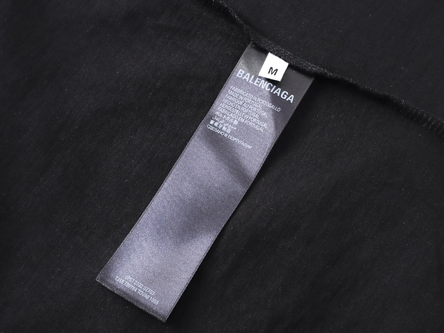 🅿️280 BALENCI*GA Paris classic small label 3M logo hooded long-sleeved T-shirt. The front and sleeves are embroidered with imported Tajima machines. The effect is three-dimensional. Restore the brick cabinet. Exclusively woven and dyed 280g fabric. The threads are dyed in the same vat with zero color difference. The version adopts OS loose shoulder version. Welcome to compare. Same style for men and women -Color: black -SIZE: Xs S M L Style No. 8642#