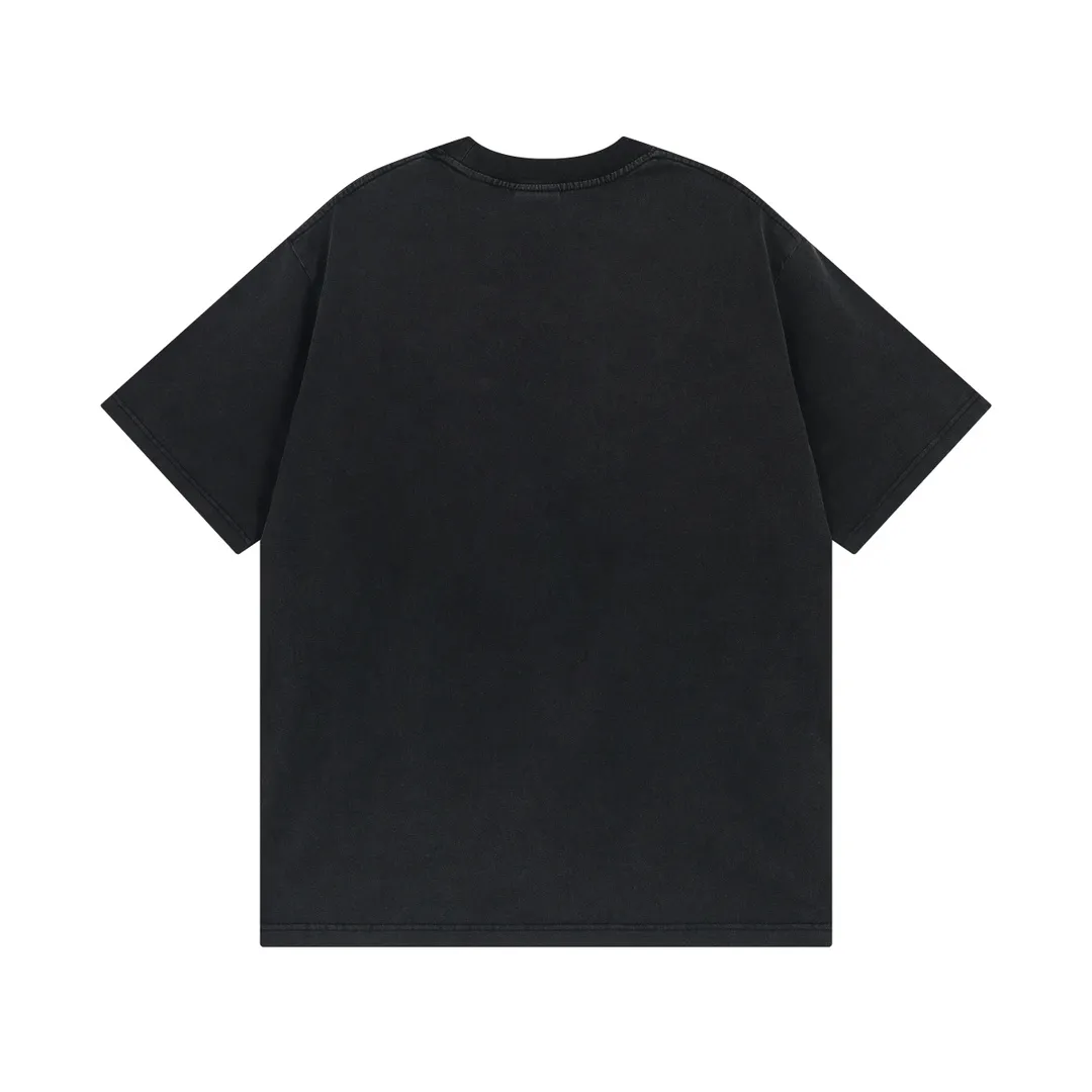 🅿️190 real photos [Top version. Official website quality] BALENCI*GA/Paris. 2024 new model. Montaigne art print on the front, washed and distressed short-sleeved T-shirt. Brick cabinet synchronization. Genuine product developed at the first time, please print and compare! The fabric is made of Paris ZP custom-woven and dyed cotton double yarn. Weighing 260 grams, the cloth surface is clean. The cloth pattern is clear, soft and comfortable. The threads are dyed with no color difference. The printing is made of environmentally friendly imported materials. The letters are clear and the effect is three-dimensional. The entire garment is washed and distressed. The version adopts OS loose shoulder design. Same style for men and women. Code: BL223360. Color: washed black. Size: XS. S. M. L.