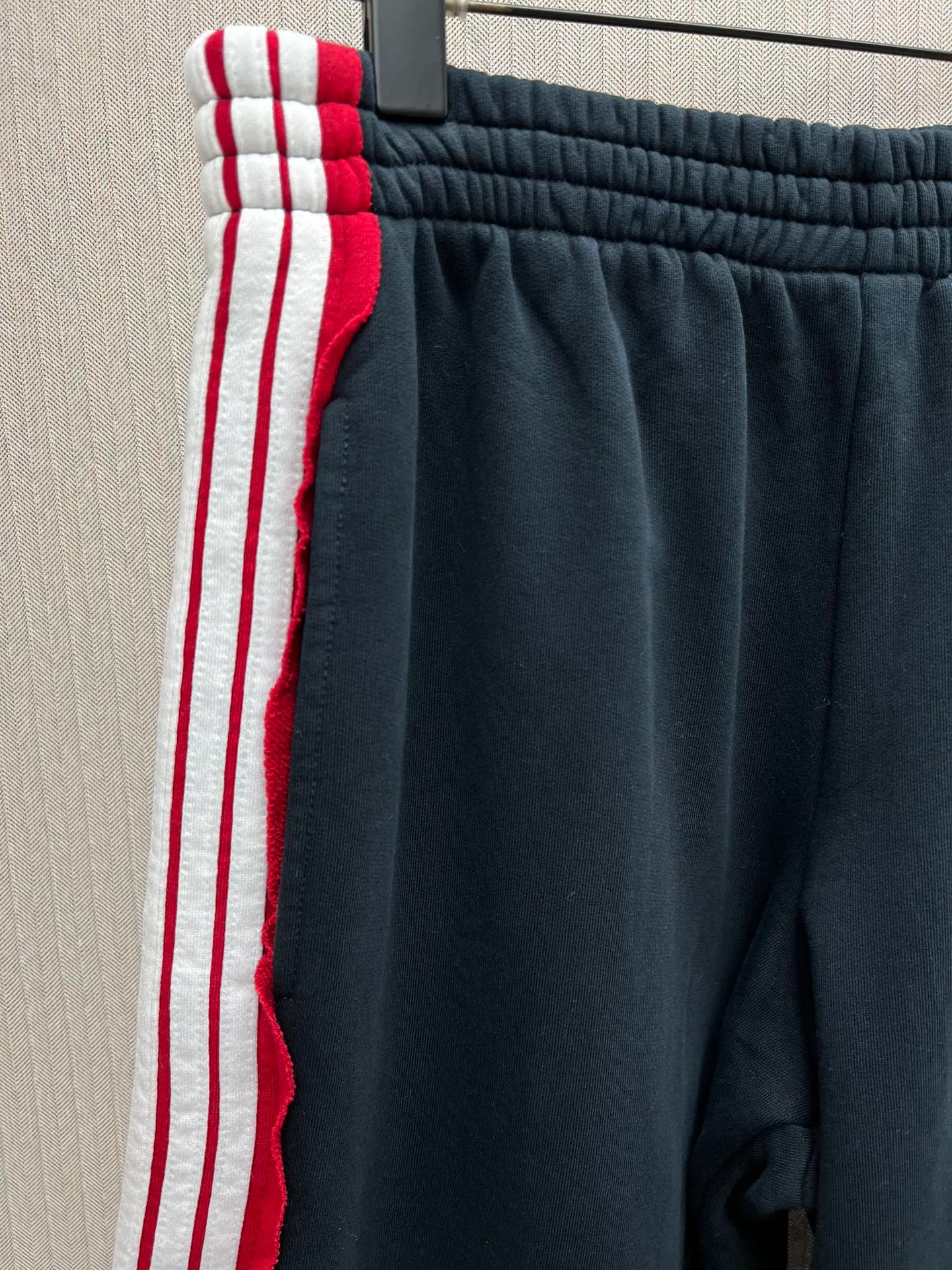 🅿️570 Paris 25ss new mid-waist side striped knitted sweatpants, loose fit, men's style, black, size: XS.S.M.L.